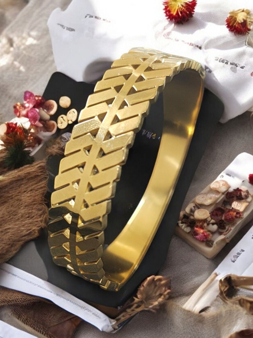 

KARISHMA KREATIONS Unisex Gold-Plated Stainless Steel Anti Tarnish Kada Bracelet