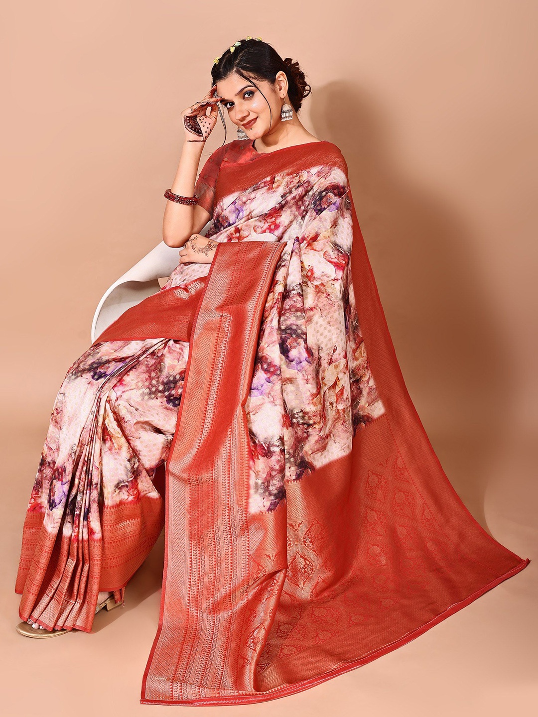 

Avyay Creation Floral Zari Georgette Banarasi Saree, Orange