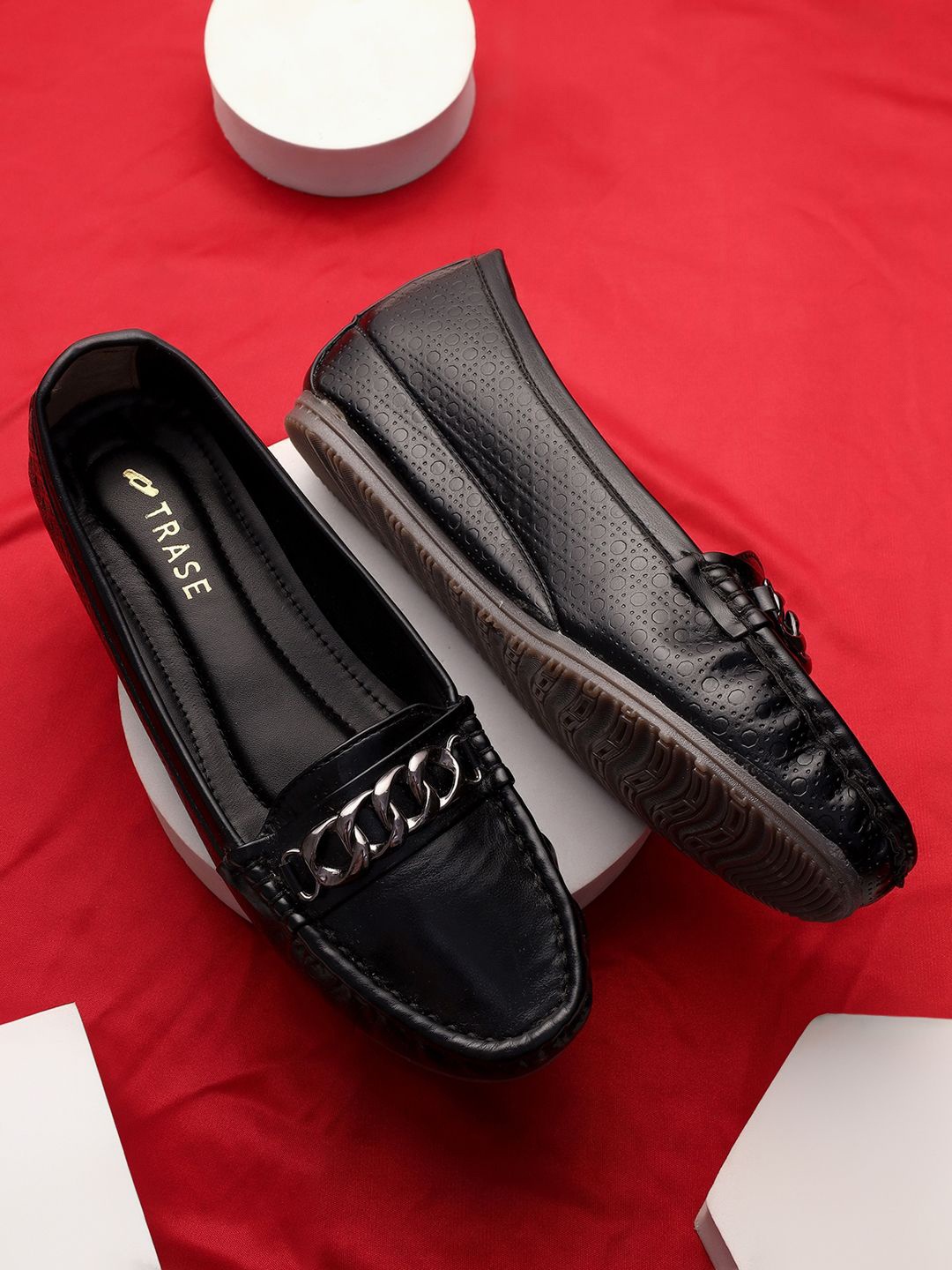 

TRASE Women Round Toe Slip-On Loafers, Black