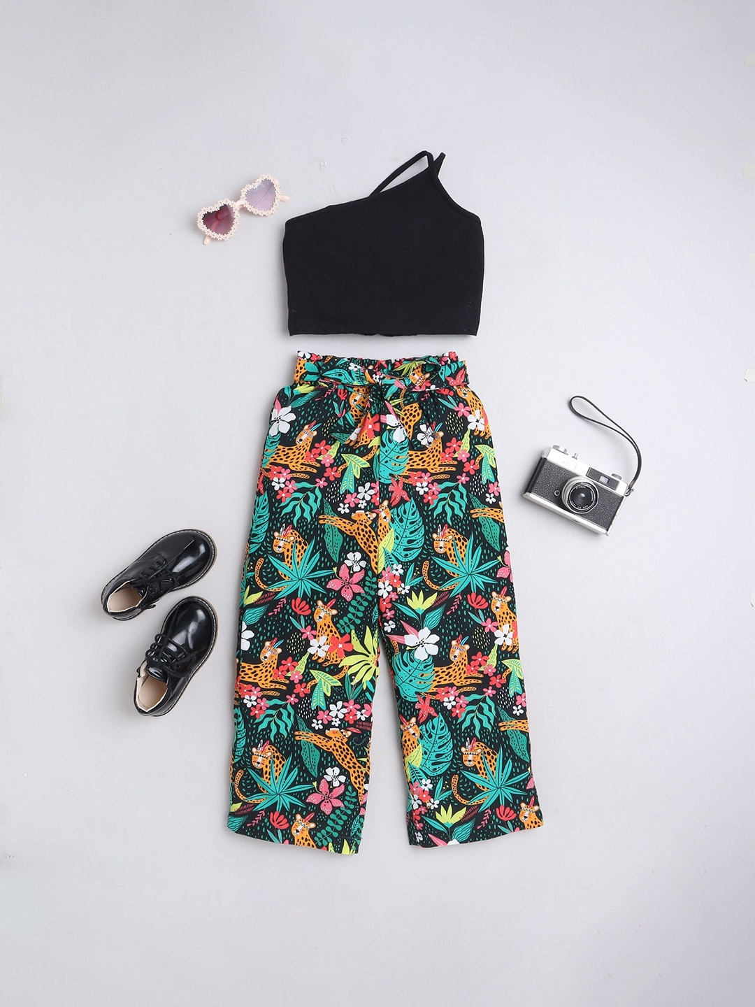 

taffykids Girls One Shoulder Crop Top With Trousers, Green