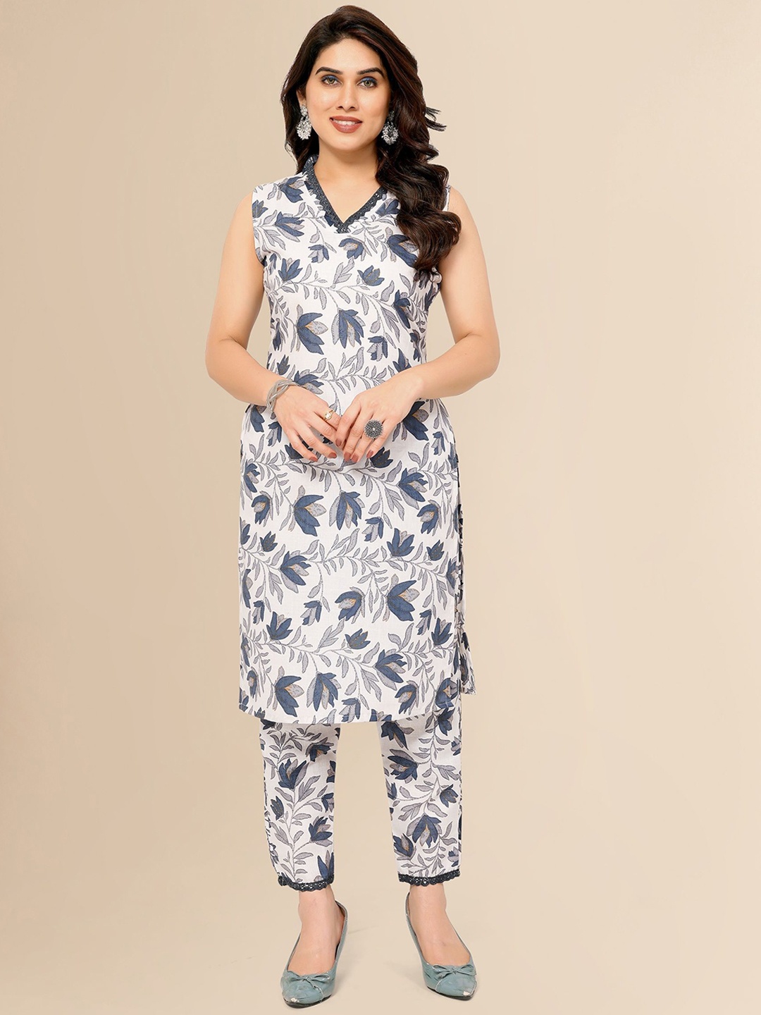 

Sidhidata V-Neck Floral Printed Straight Kurta with Trouser, White