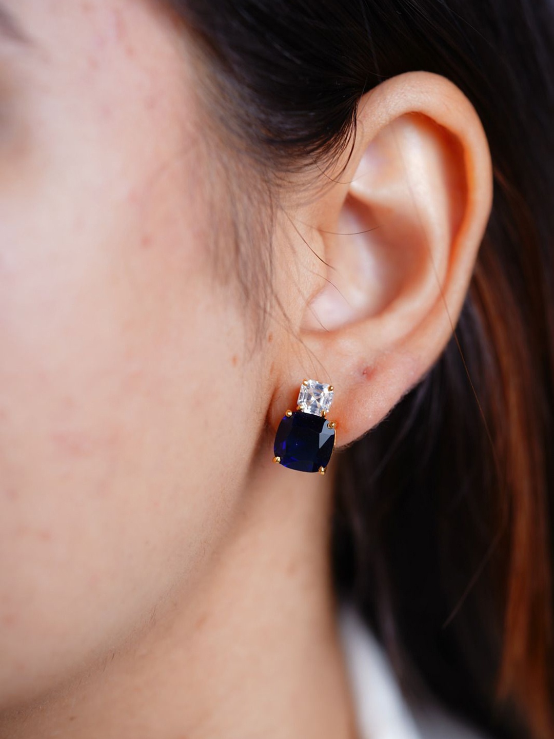 

Anushka Jain Jewellery 925 Sterling Silver Gold Plated CZ Studded Classic Studs