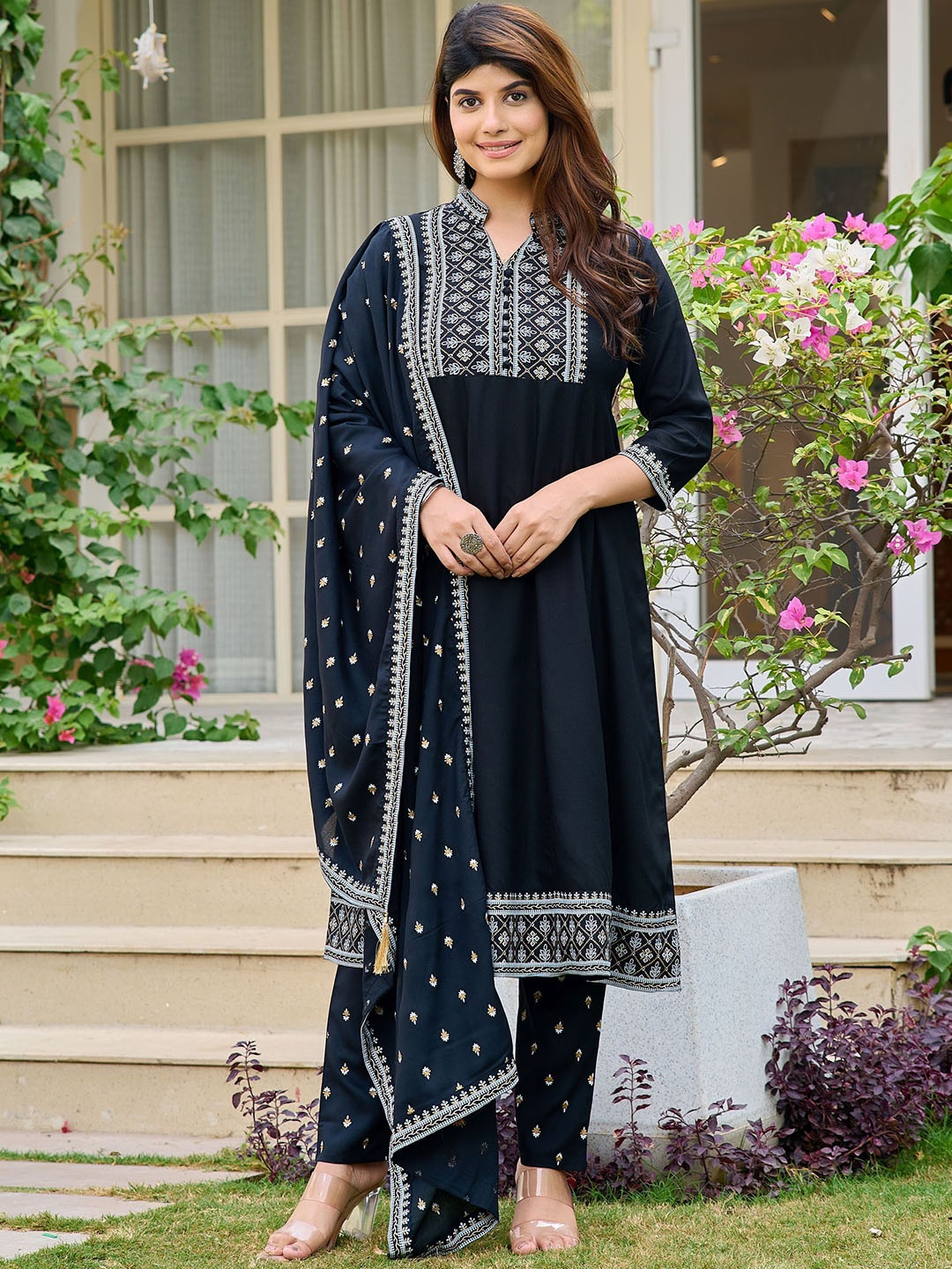 

KALINI Ethnic Motifs Embroidered Kurta with Pyjamas & Dupatta, Black