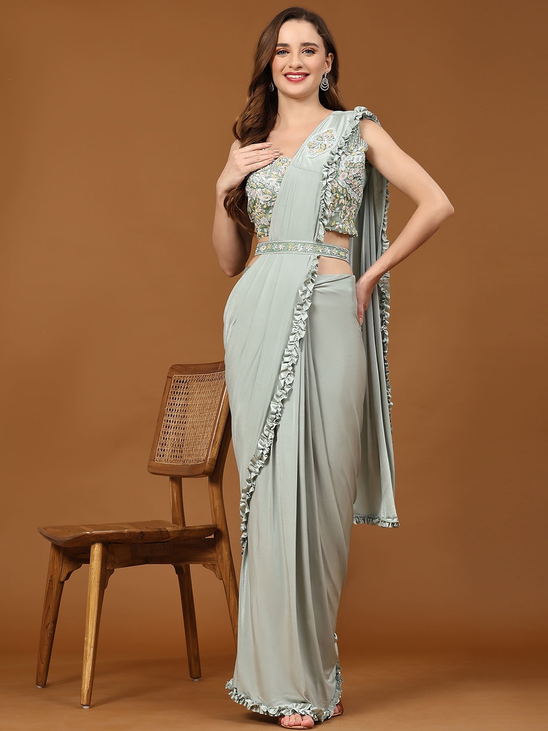 

AMOHA TRENDZ Women Embellished Embroidered Ready to Wear Saree, Green