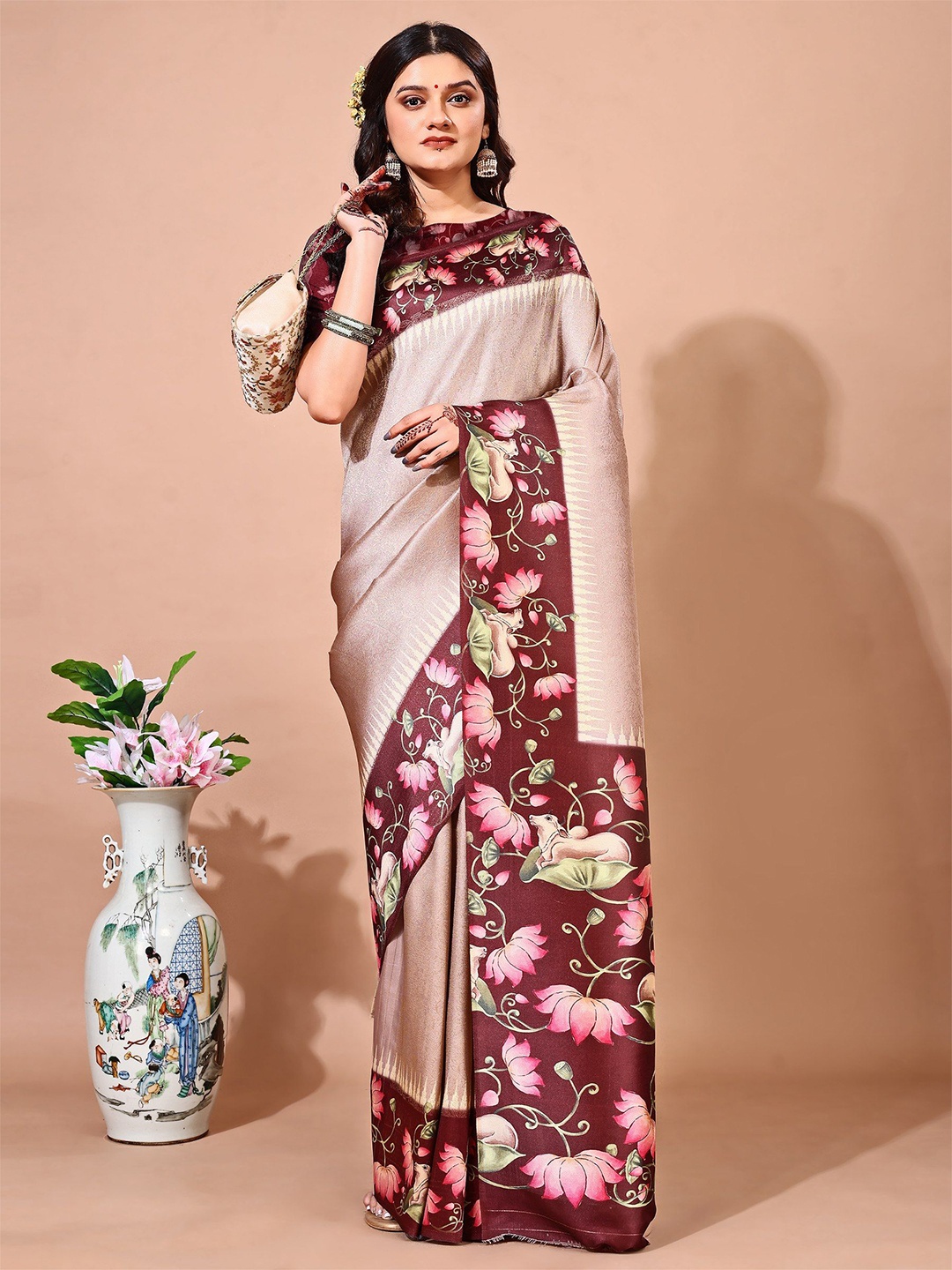 

Avyay Creation Floral Printed Saree With Blouse Piece, Maroon