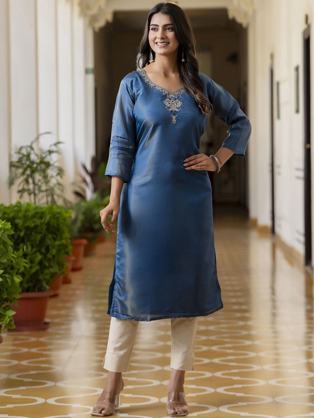 

VredeVogel Floral Embroidered Round Neck Regular Sequinned Straight Kurta, Teal