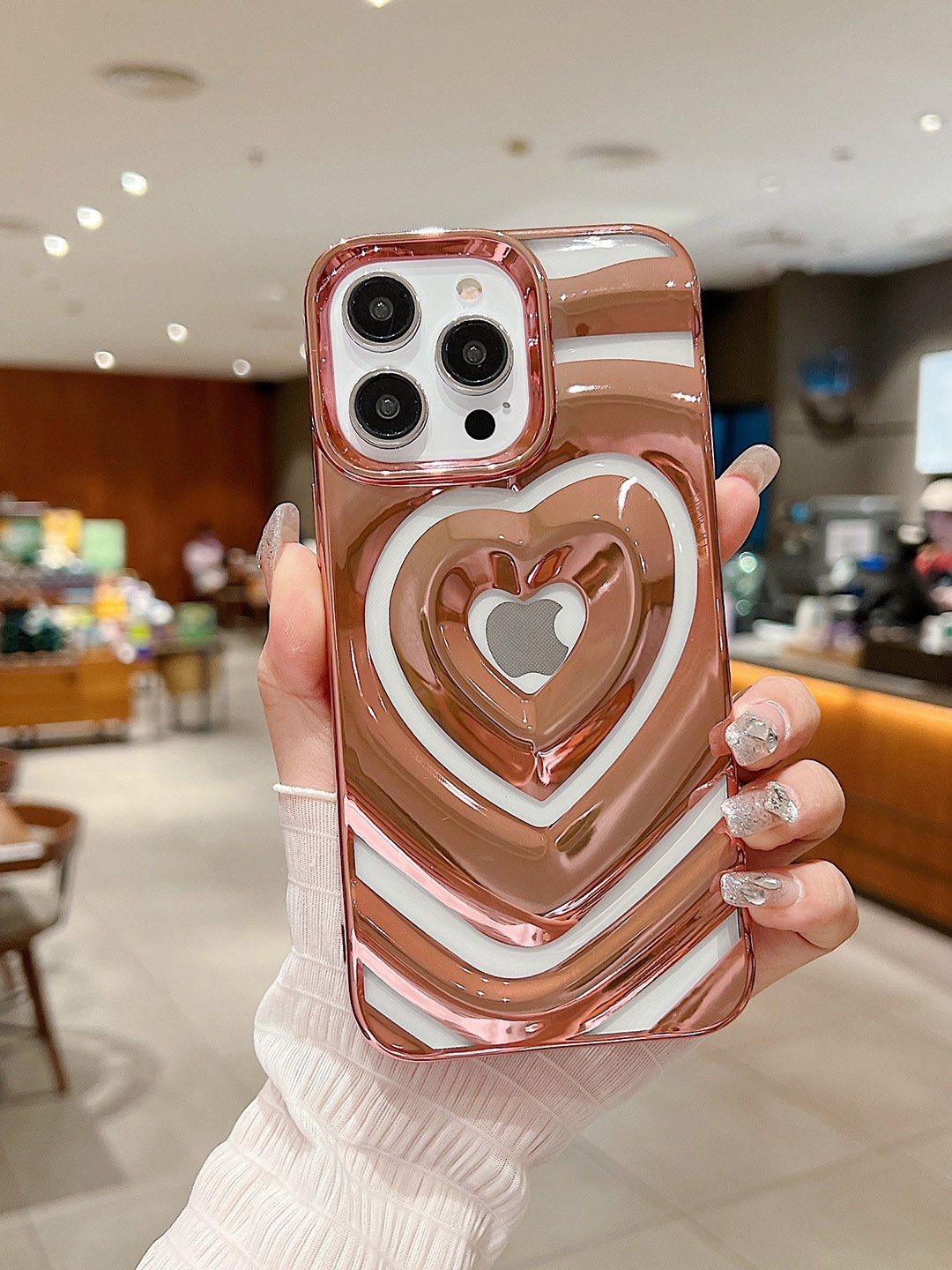 

Luxury Kase Textured iPhone 15 Pro Heart Plated Hollow Case, Gold