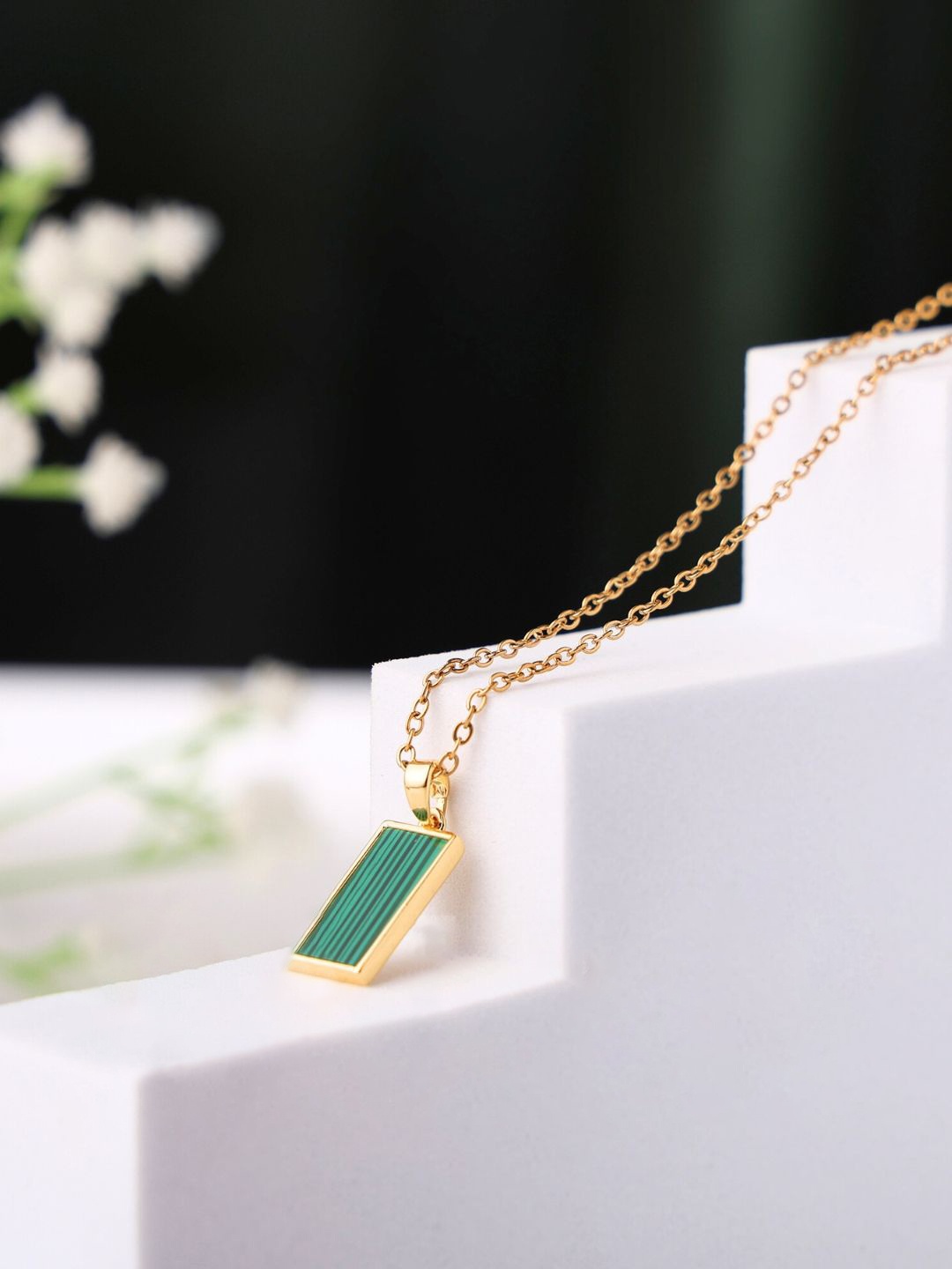 

SALVE Stainless Steel Anti-Tarnish Geometric Shaped Pendant with Chain, Gold