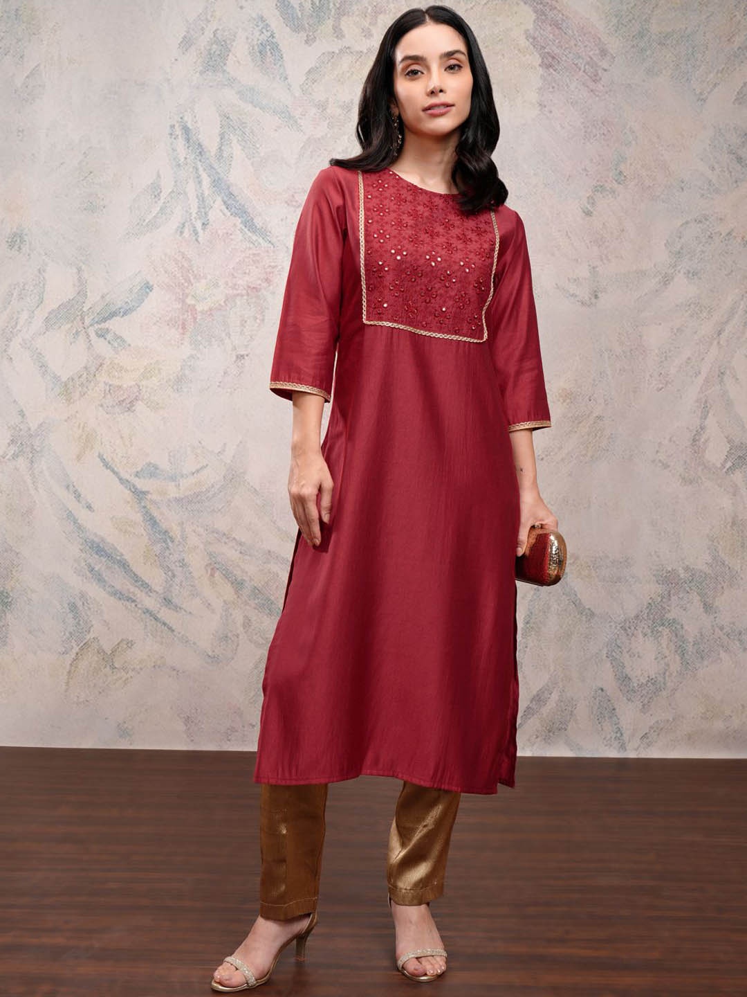 

Vishudh Red Geometric Embroidered Regular Mirror Work Straight Kurta