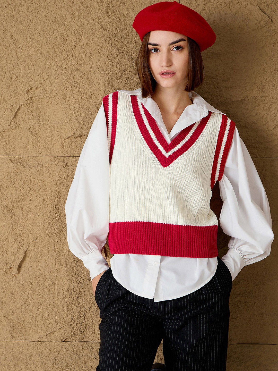 

SASSAFRAS Women Colourblocked Crop Sweater Vest, Red