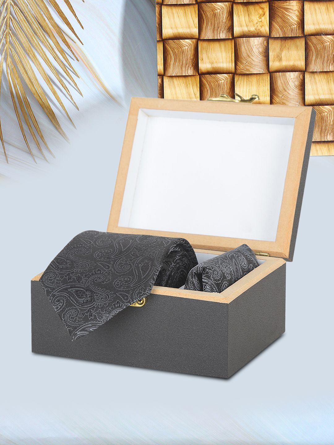 

Cazzano Men Accessory Gift Set Of Tie & Pocket Square, Grey