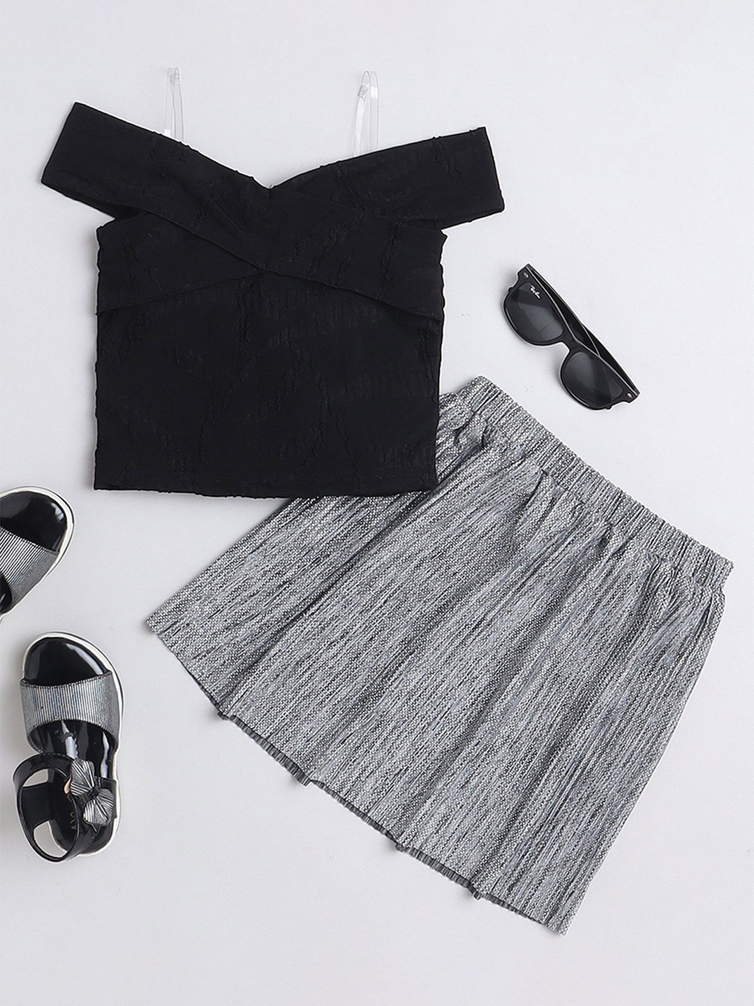 

taffykids Girls Self Design Off Shoulder Crop Top with Pleated Skirt, Black