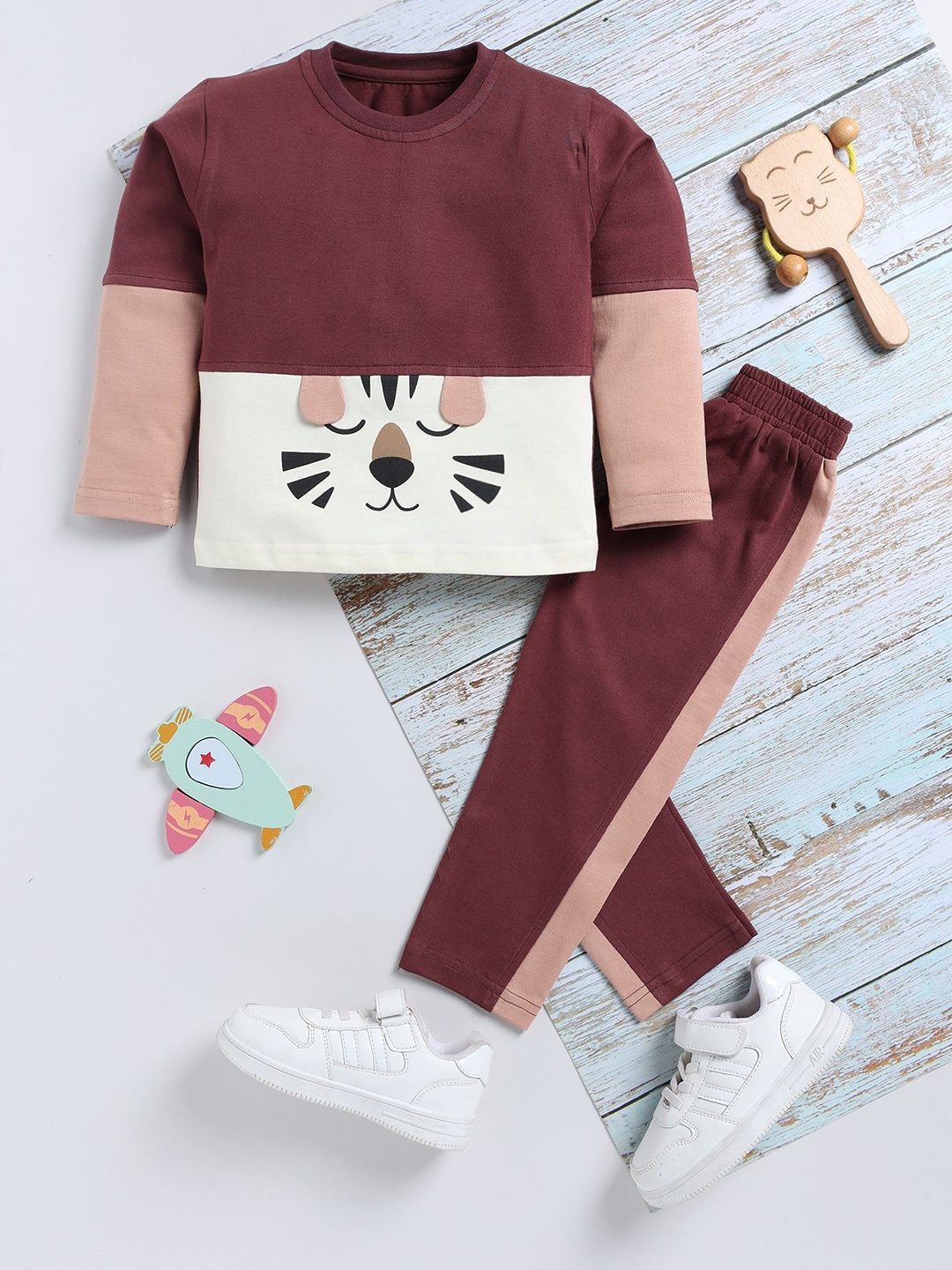 

Toonyport Boys Printed T-shirt & Trouser, Pink
