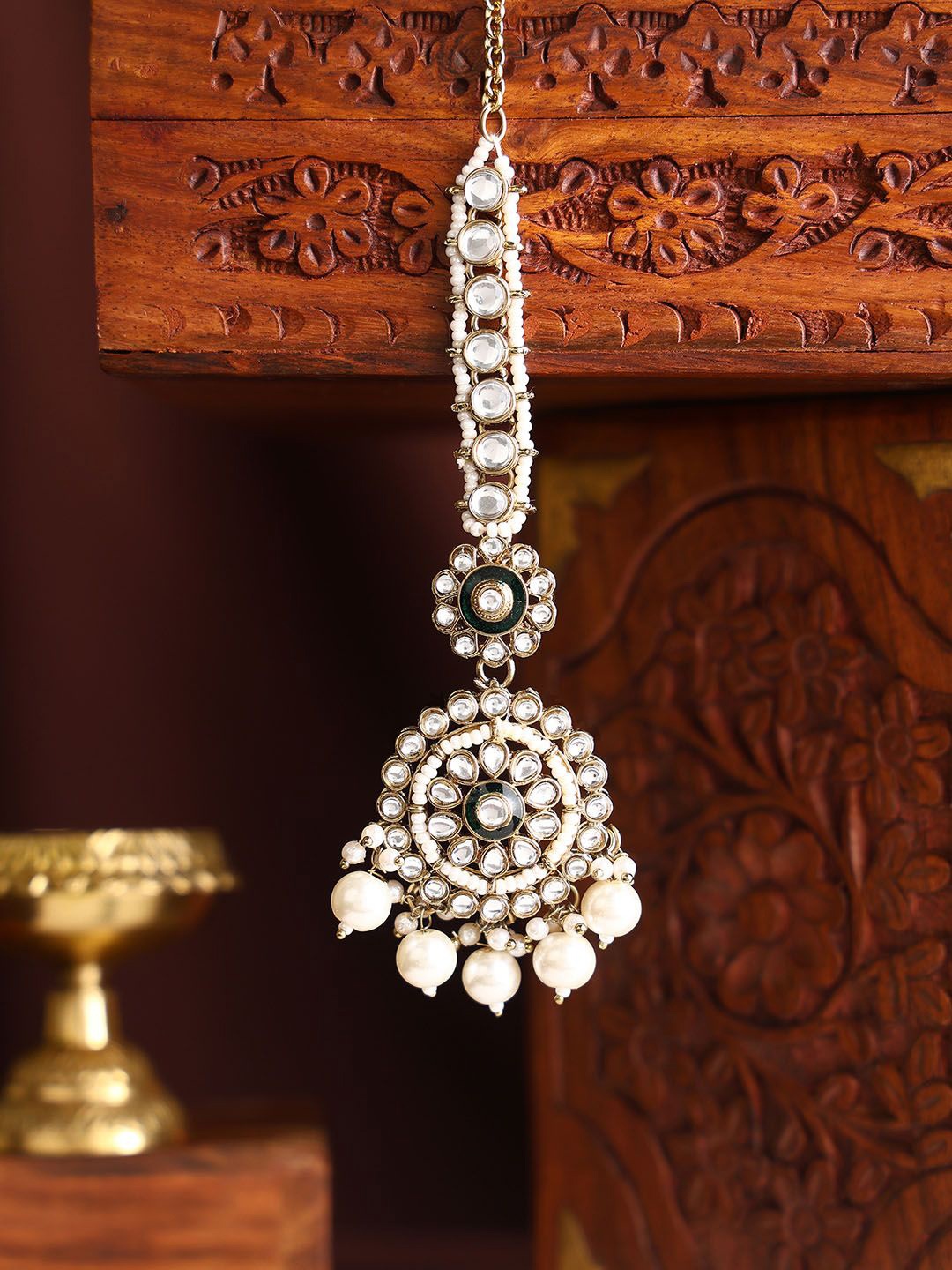 

Priyaasi Gold-Plated Kundan Studded Maang Tikka Head Jewellery