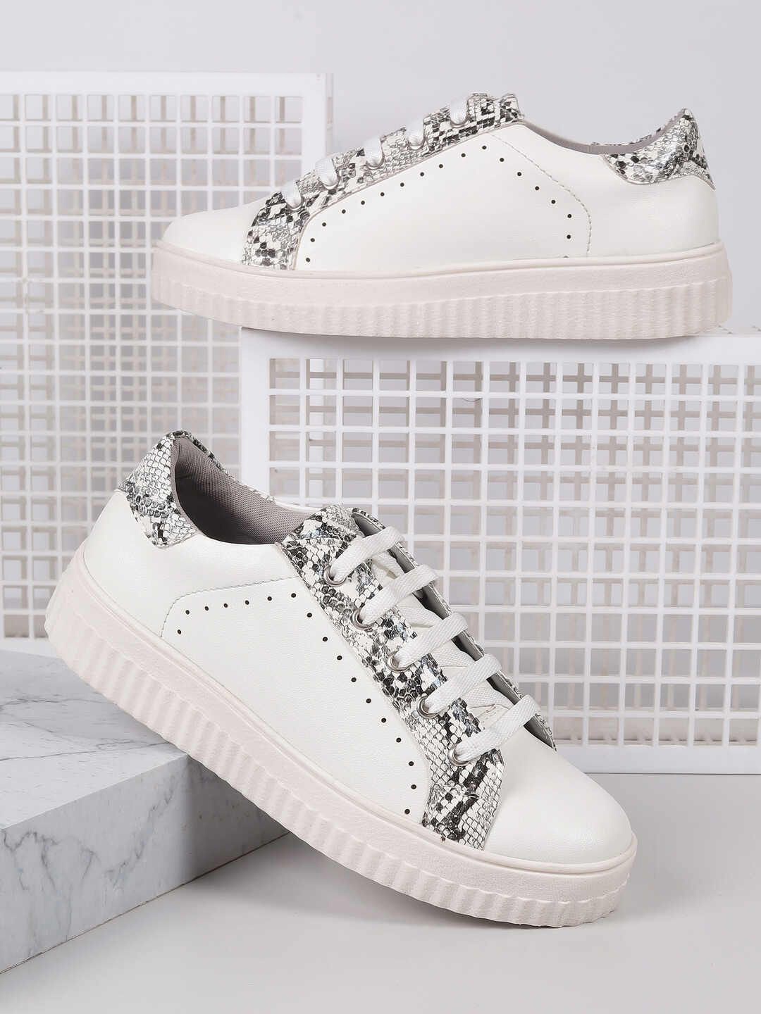 

Mochi Women Sneakers, White