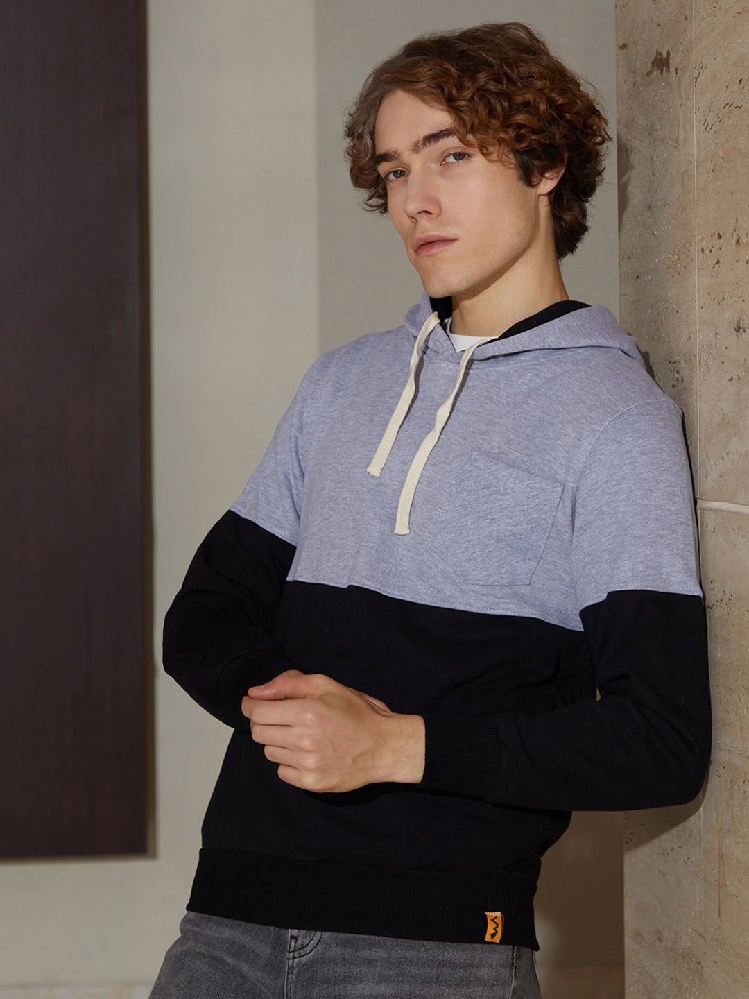

Campus Sutra Men Colourblocked Cotton Sweatshirt, Black