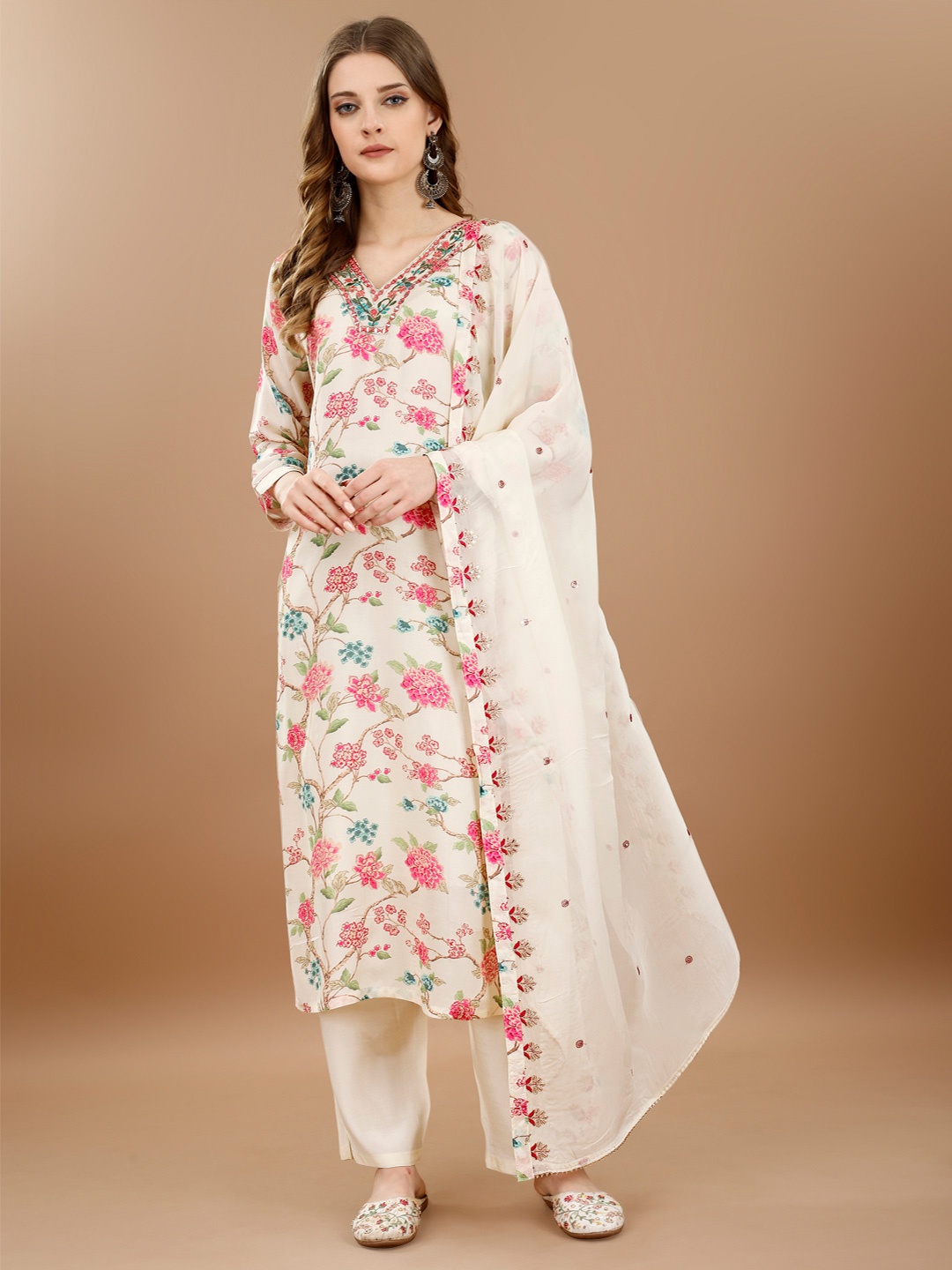 

KUNDAN FAB Floral Printed Straight Kurta with Trousers & Dupatta, White