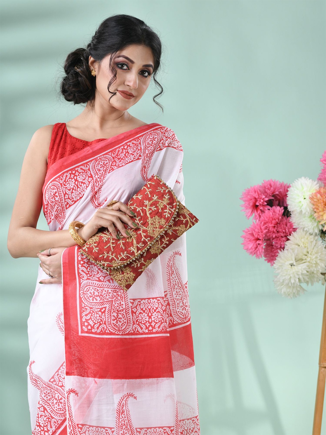 

DESH BIDESH Paisley Printed Pure Cotton Saree, White