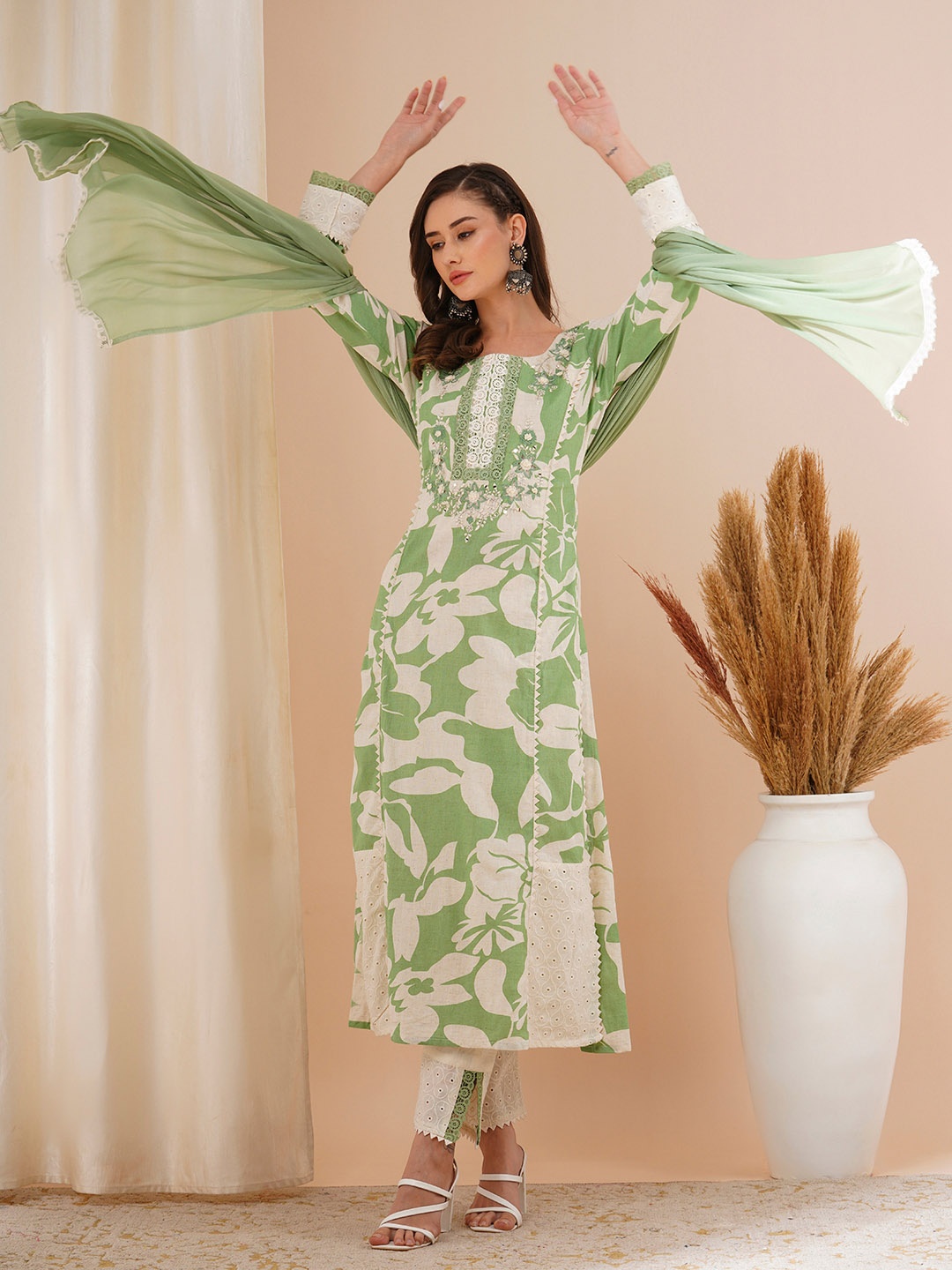 

FASHOR Floral Printed Panelled Mirror Work Pure Cotton Kurta With Trouser & Dupatta, Green