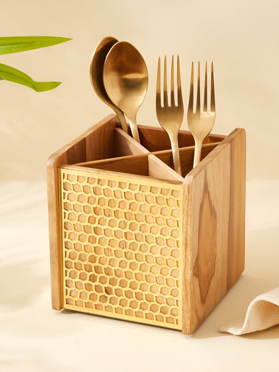 

Home Centre Haze Dietes Brown Textured Wooden Cutlery Holder