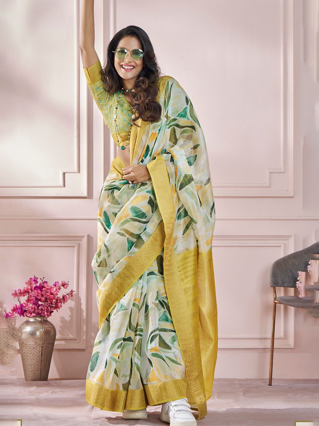 

MySilkLove Ethnic Motifs Printed Saree, Yellow
