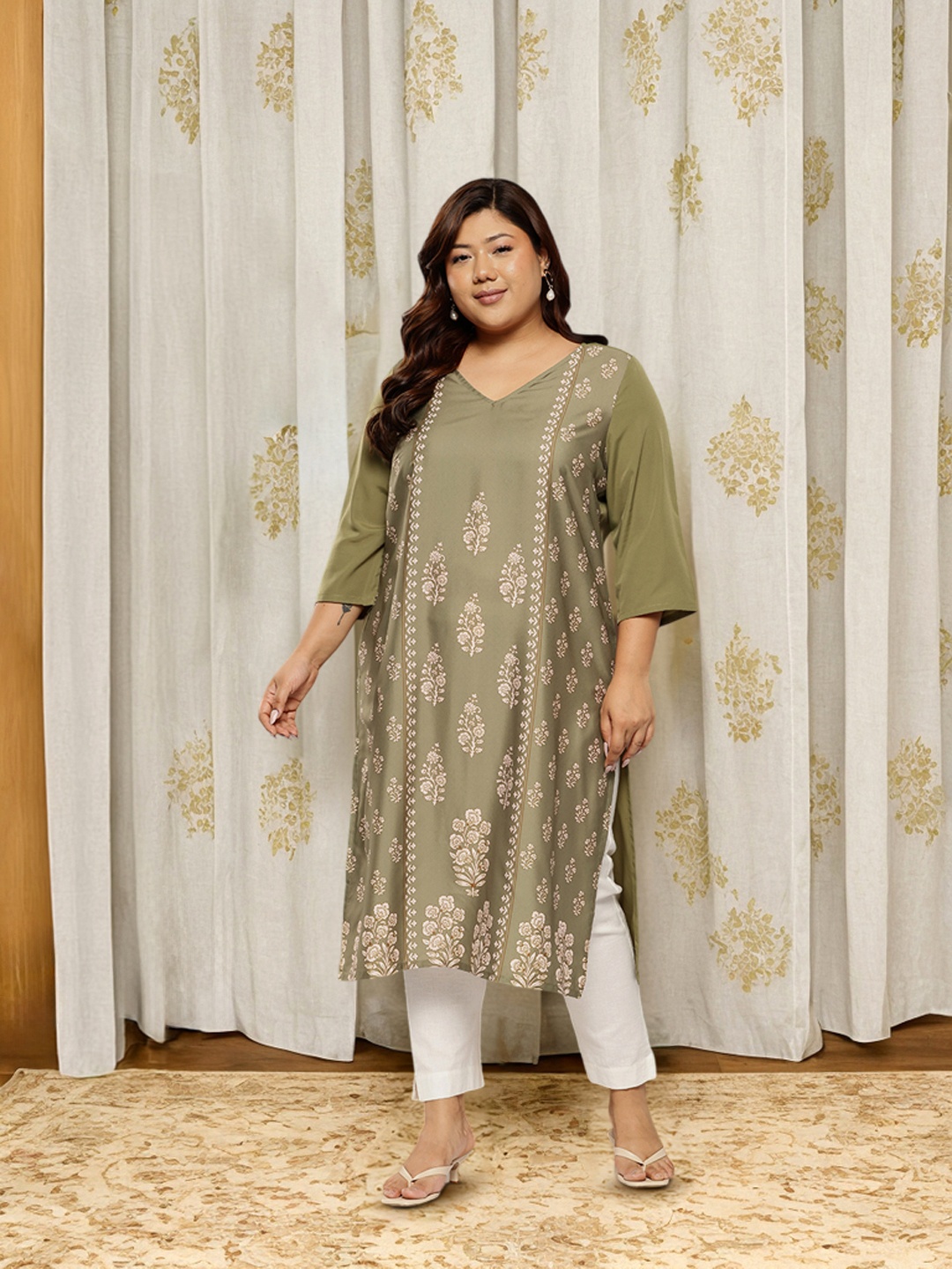 

Sztori Plus Size Ethnic Motifs Printed V-Neck Kurta, Olive