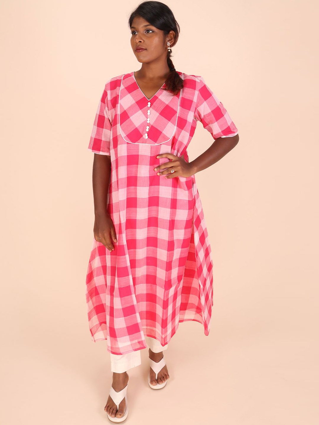 

Avishya Checked V-Neck A-Line Pure Cotton Kurta, Pink