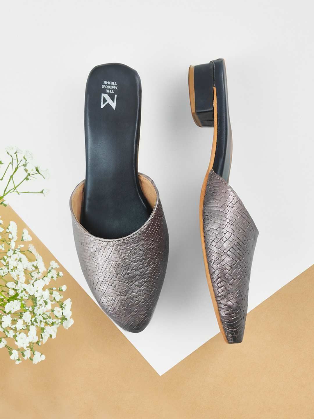 

THE MADRAS TRUNK Women Printed Heeled Mules, Silver