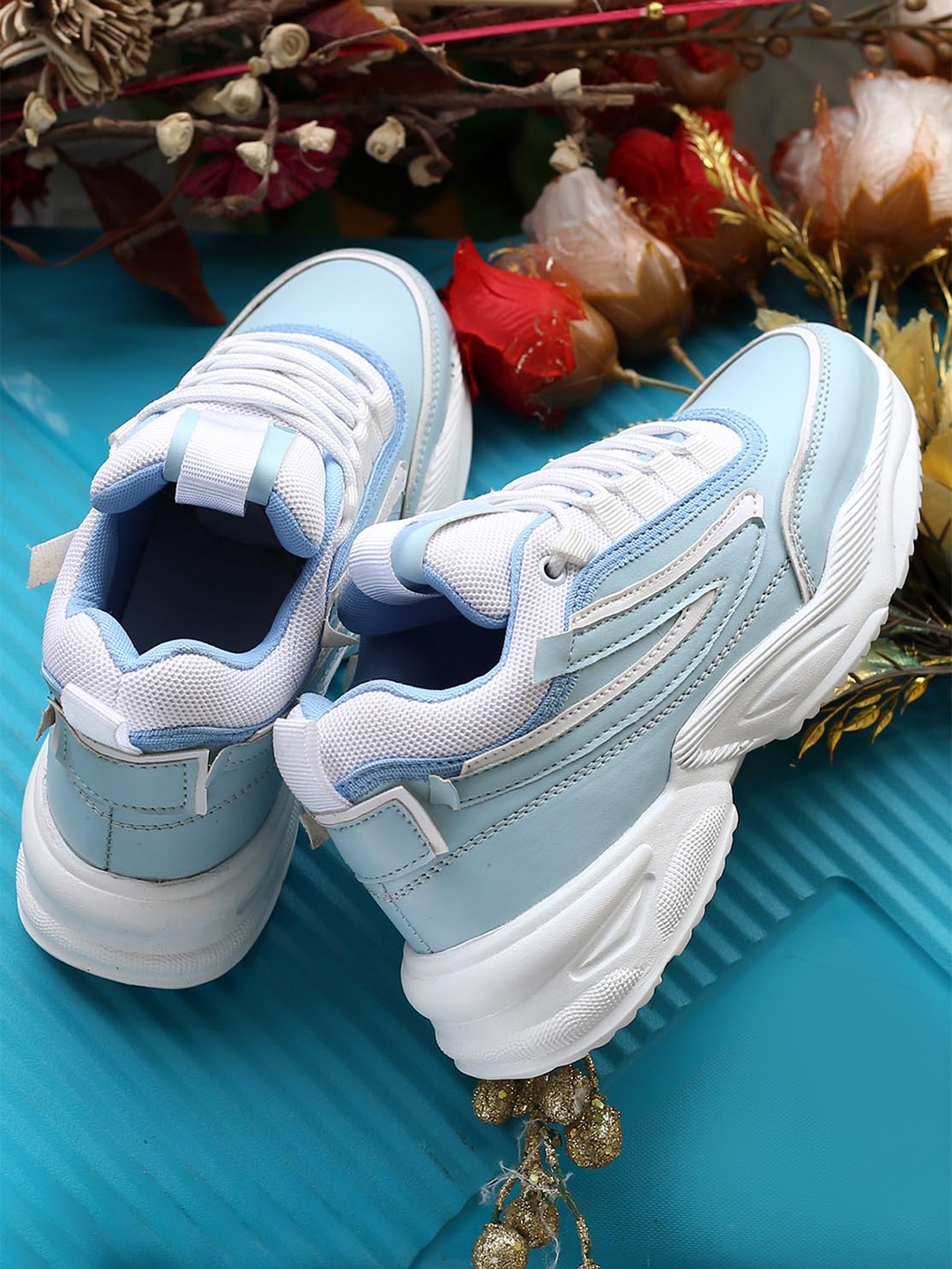 

DressBerry Women Round Toe Lace Up Design Sneakers, Blue