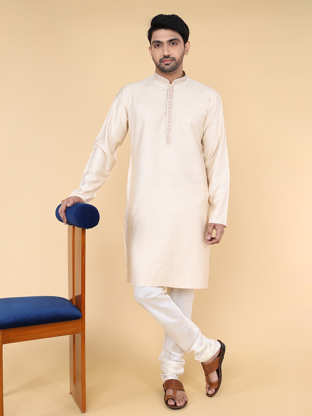 

ZOIS Embroidered Mandarin Collar Khadi Silk Straight Kurta, Cream
