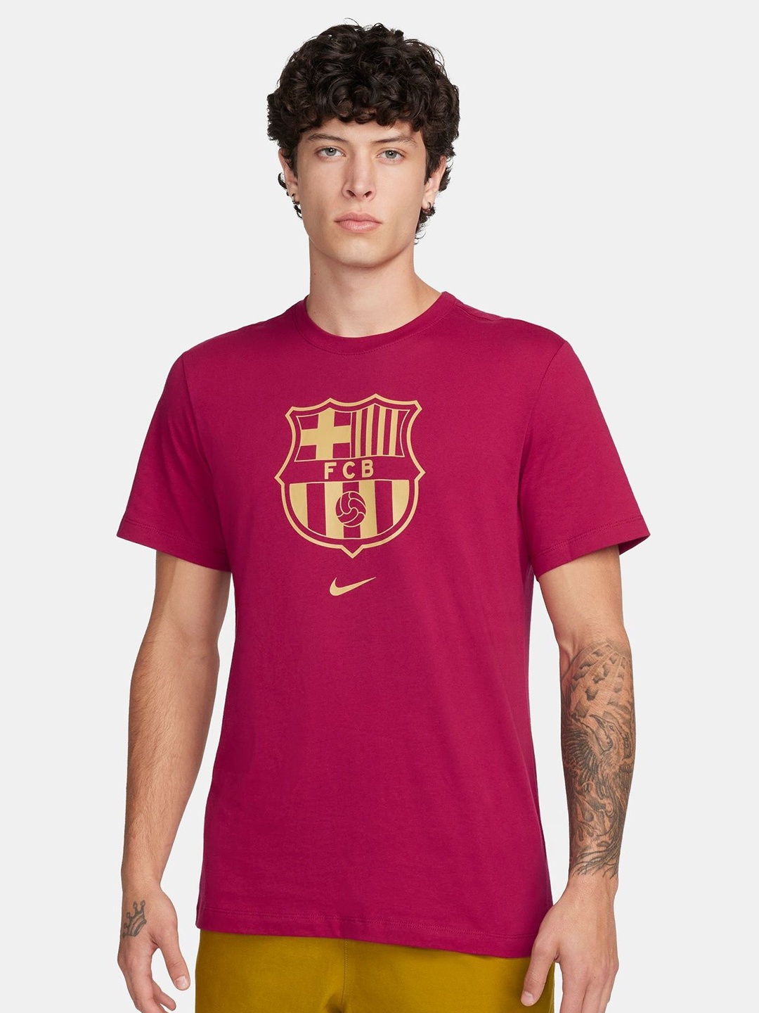 

Nike Men F.C. Barcelona Crest Football T-Shirt, Maroon