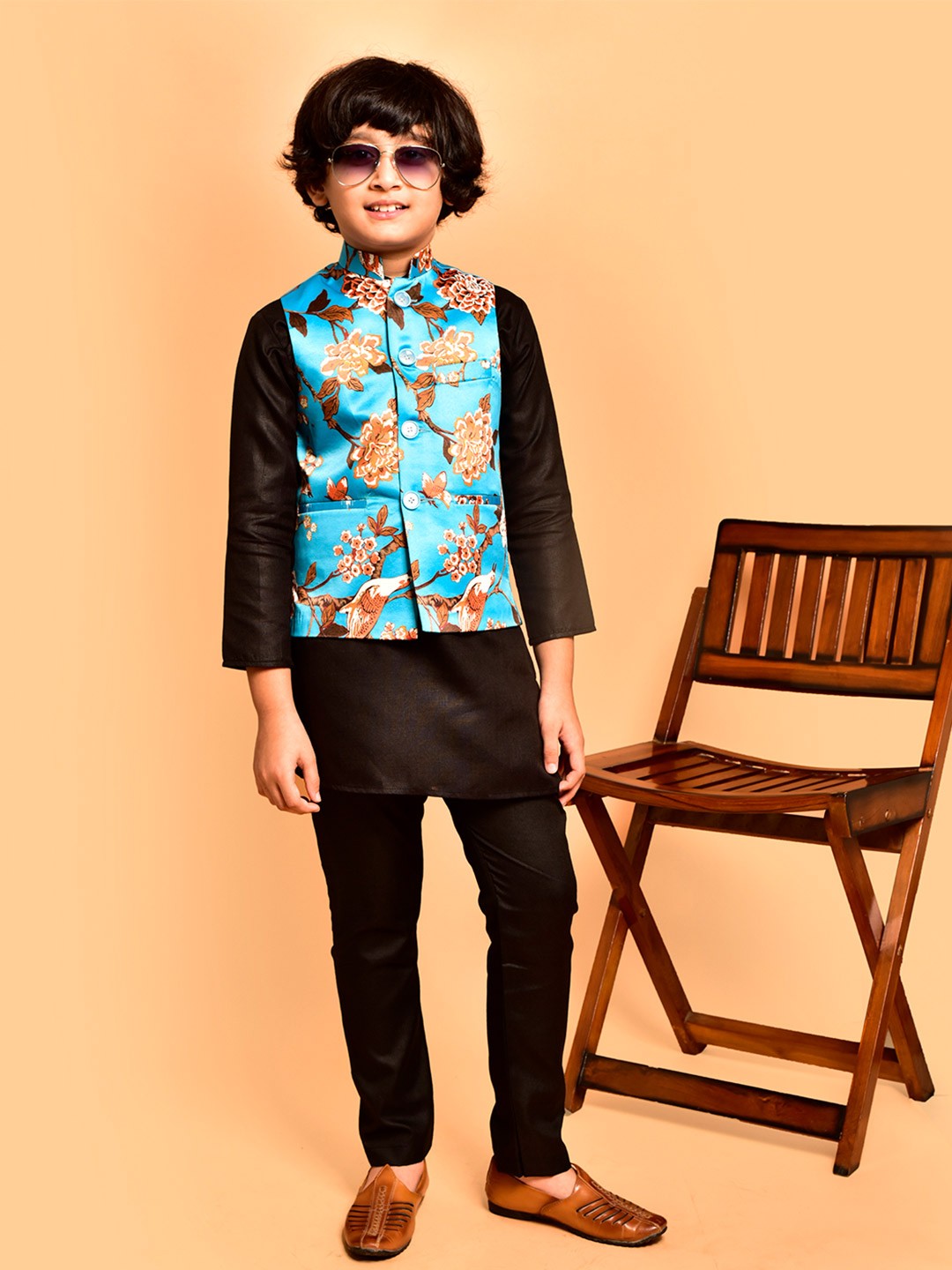 

PRINTCULTR Boys Mandarin Collar Regular Straight Kurta with Churidar, Black