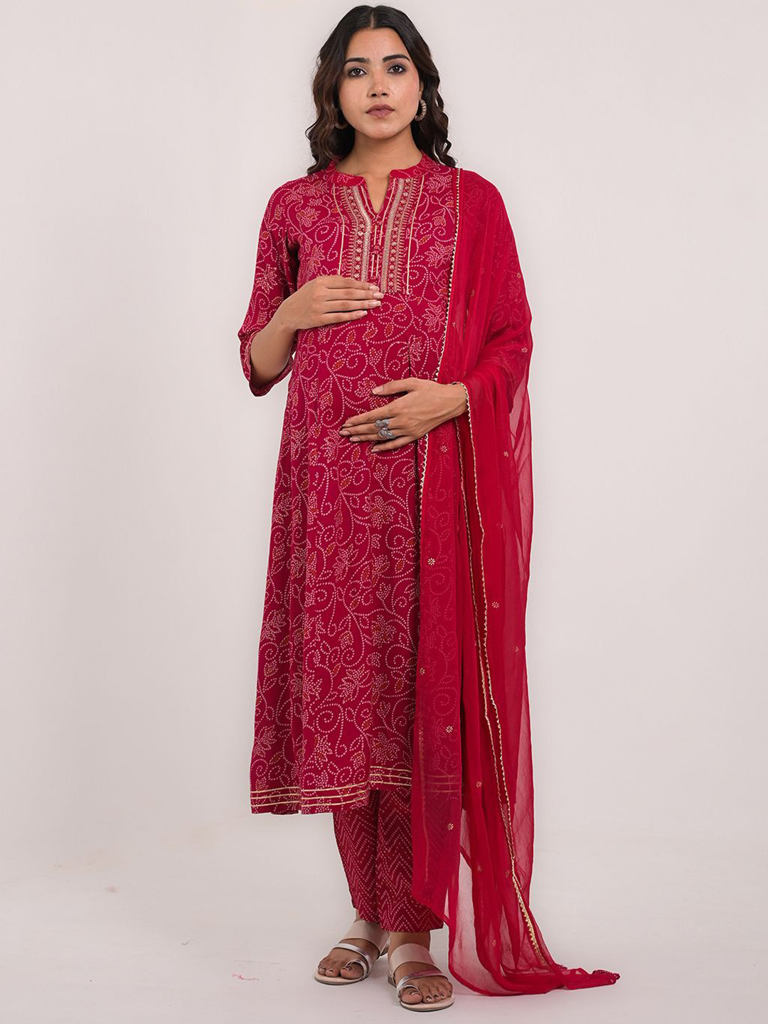 

mumzhug Bandhani Printed Sequinned Anarkali Maternity Kurta With Trouser & Dupatta, Fuchsia