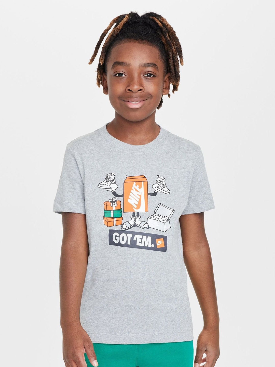 

Nike Sportswear Older Kids T-Shirt, Grey