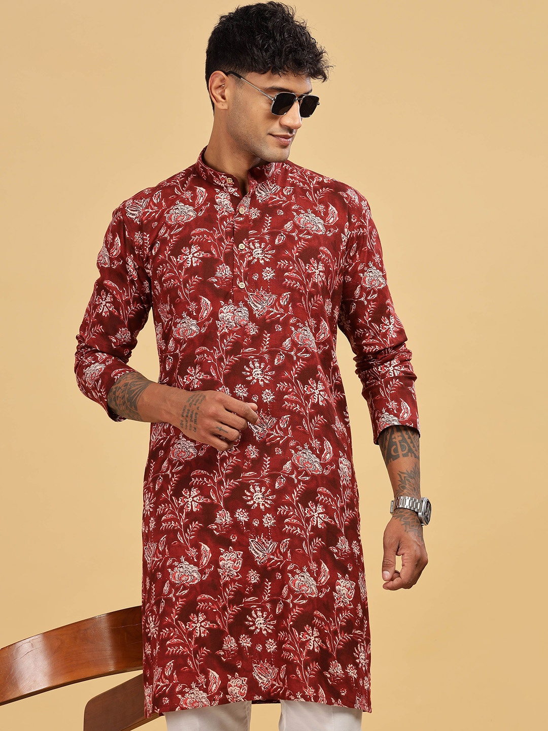 

Anouk Maroon Floral Printed Mandarin Collar Cotton Kurta