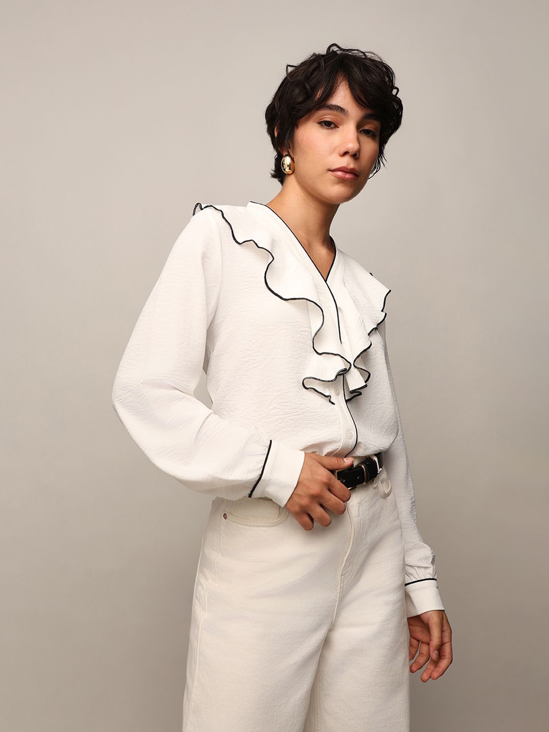 

ONLY Women Solid V-Neck Top, White