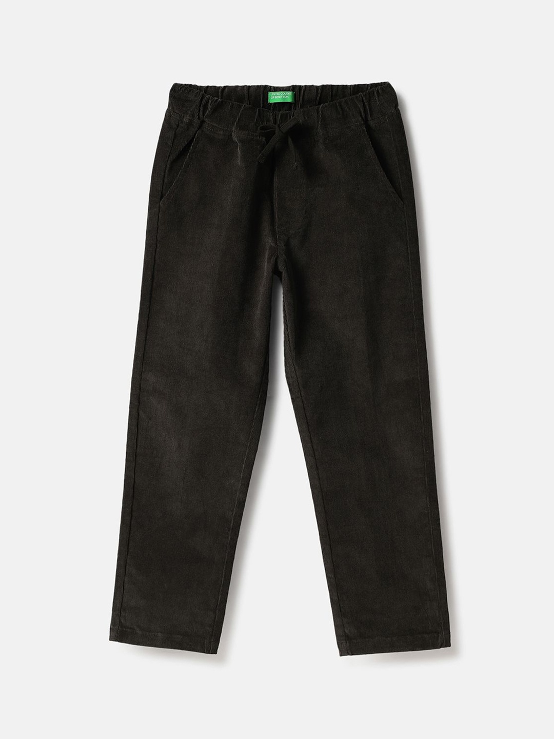 

United Colors of Benetton Boys Solid Regular Fit Trousers, Black