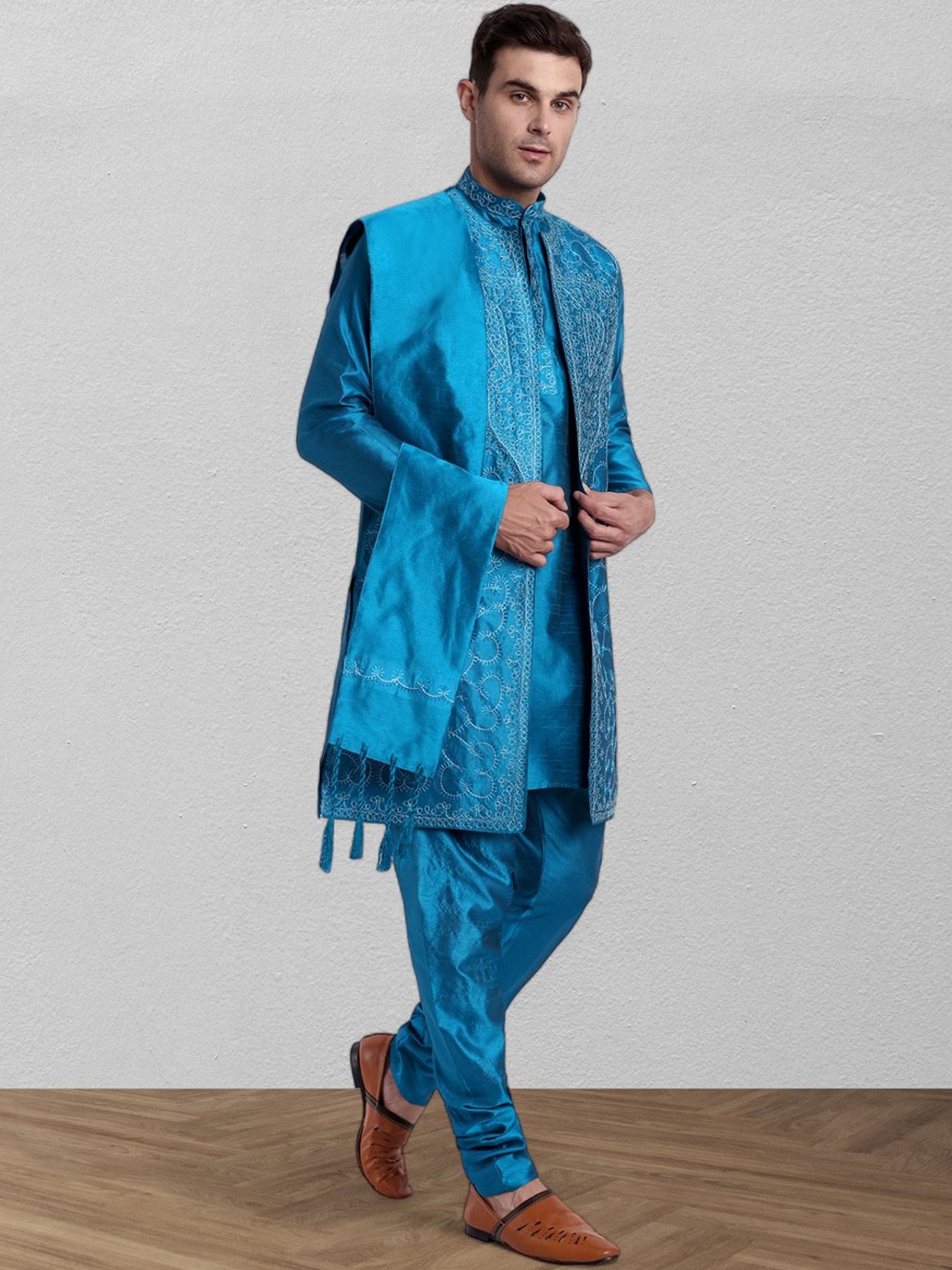 

SKAVIJ Ethnic Motifs Embroidered Mandarin Collar Kurta With Churidar & Dupatta, Turquoise blue