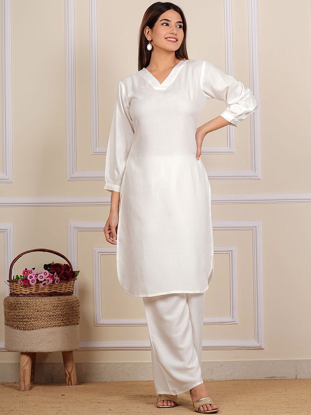

HEBA V-Neck Straight Kurta With Trouser, White