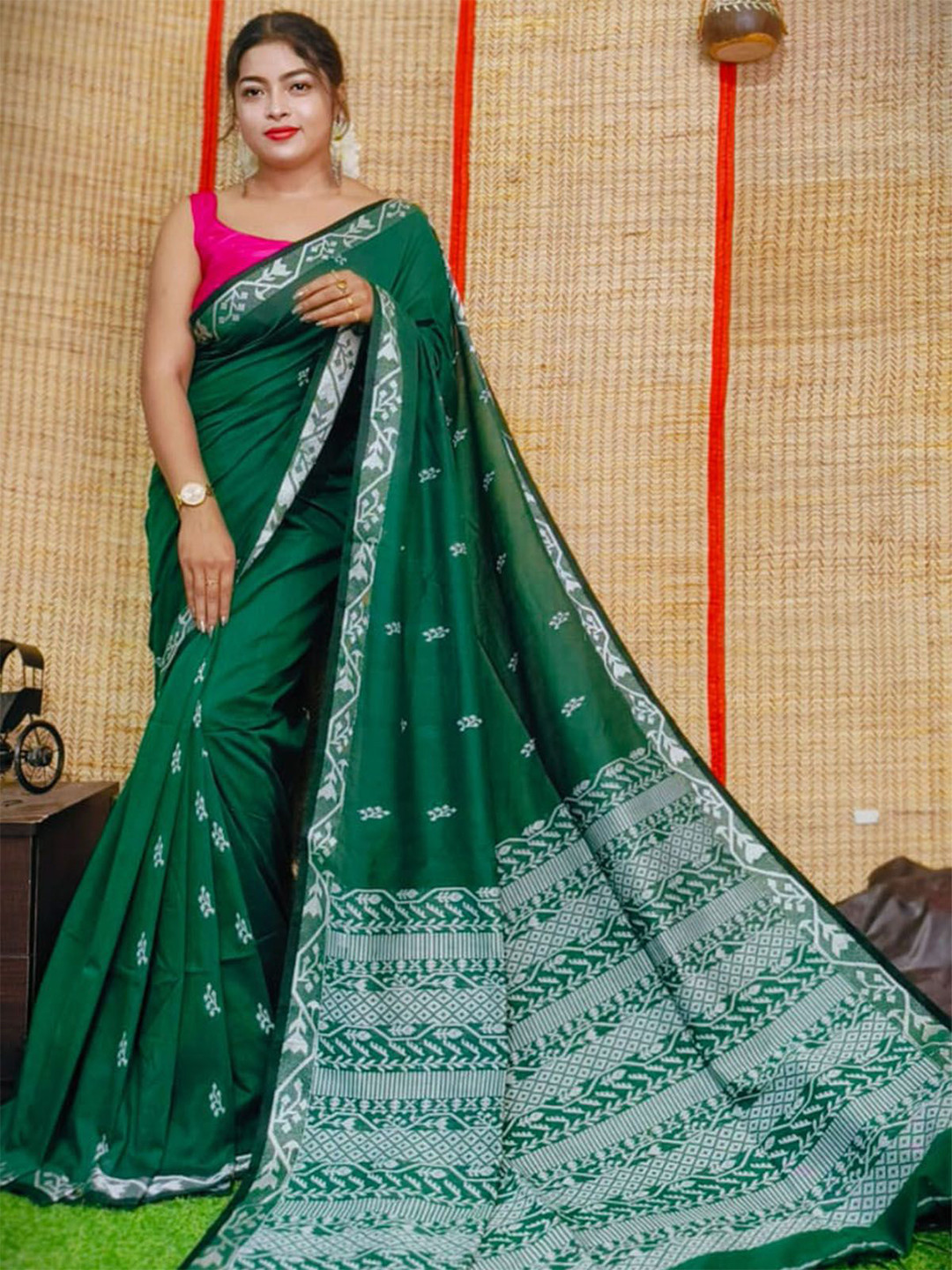 

ODETTE Ethnic Motifs Woven Design Saree, Green