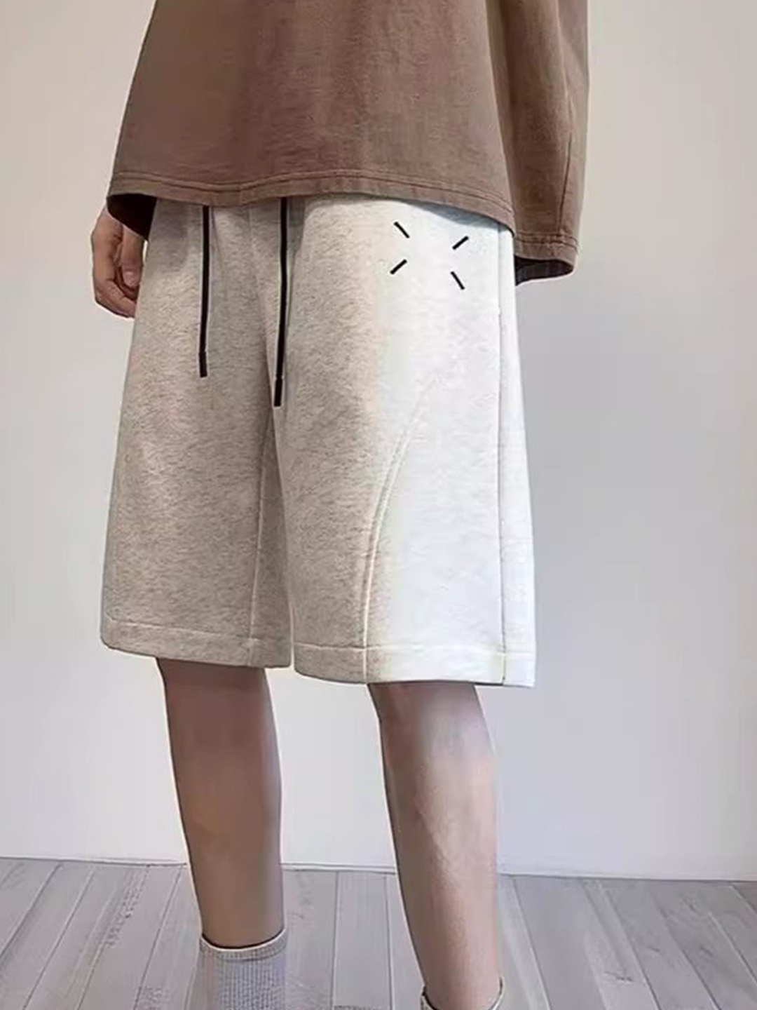 

StyleCast Men Loose Fit Mid-Rise Shorts, Grey