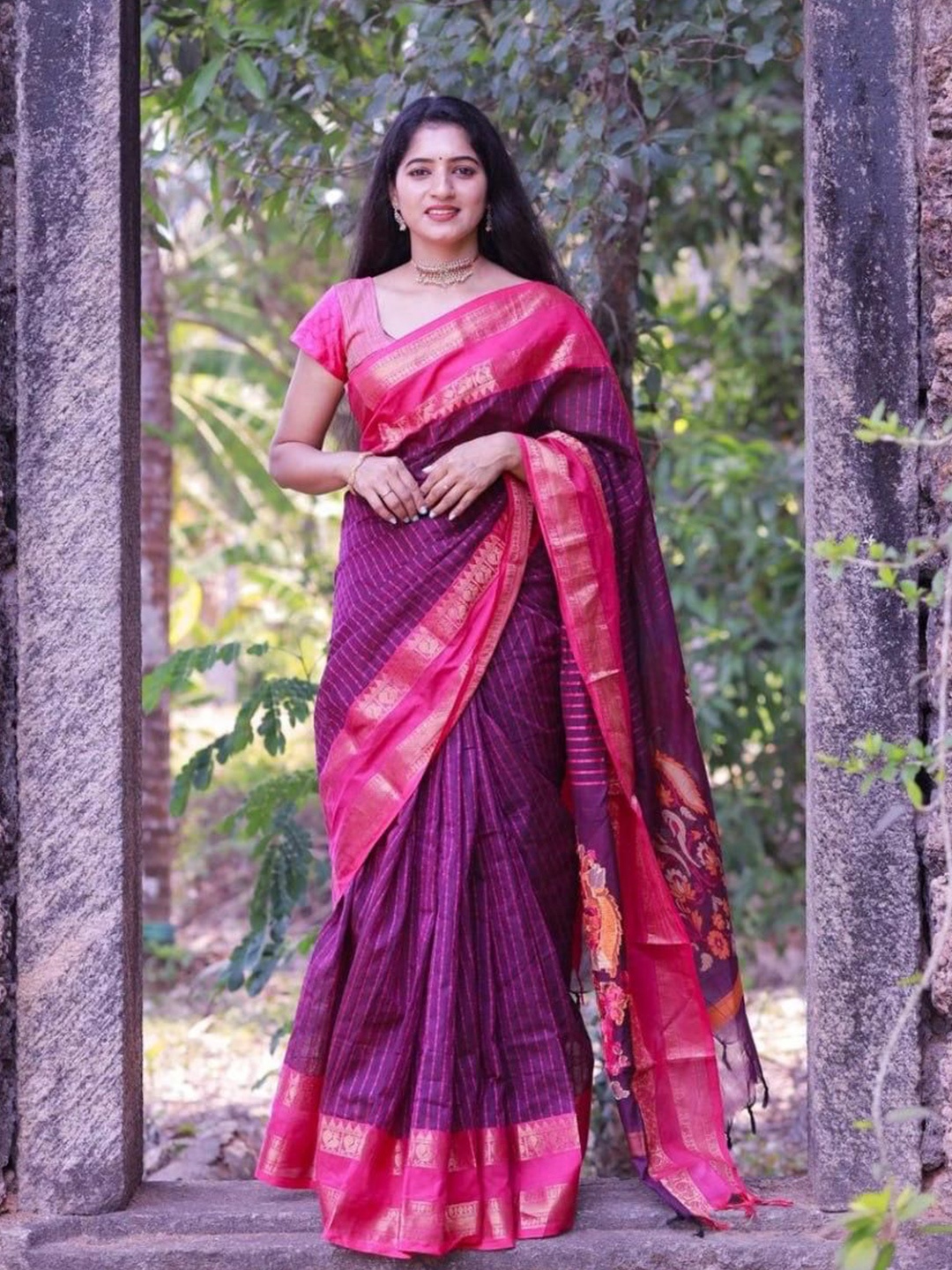 

VASALI Woven Design Kanjeevaram Saree, Purple