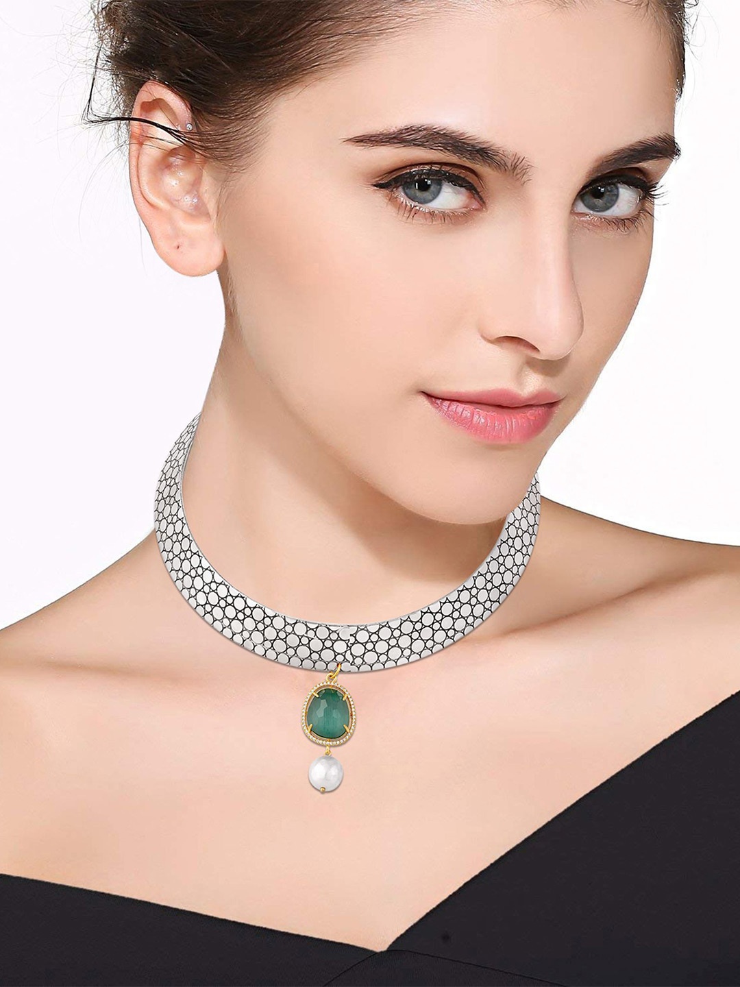 

BDIVA Emerald Studded Oxidized Necklace, Gold