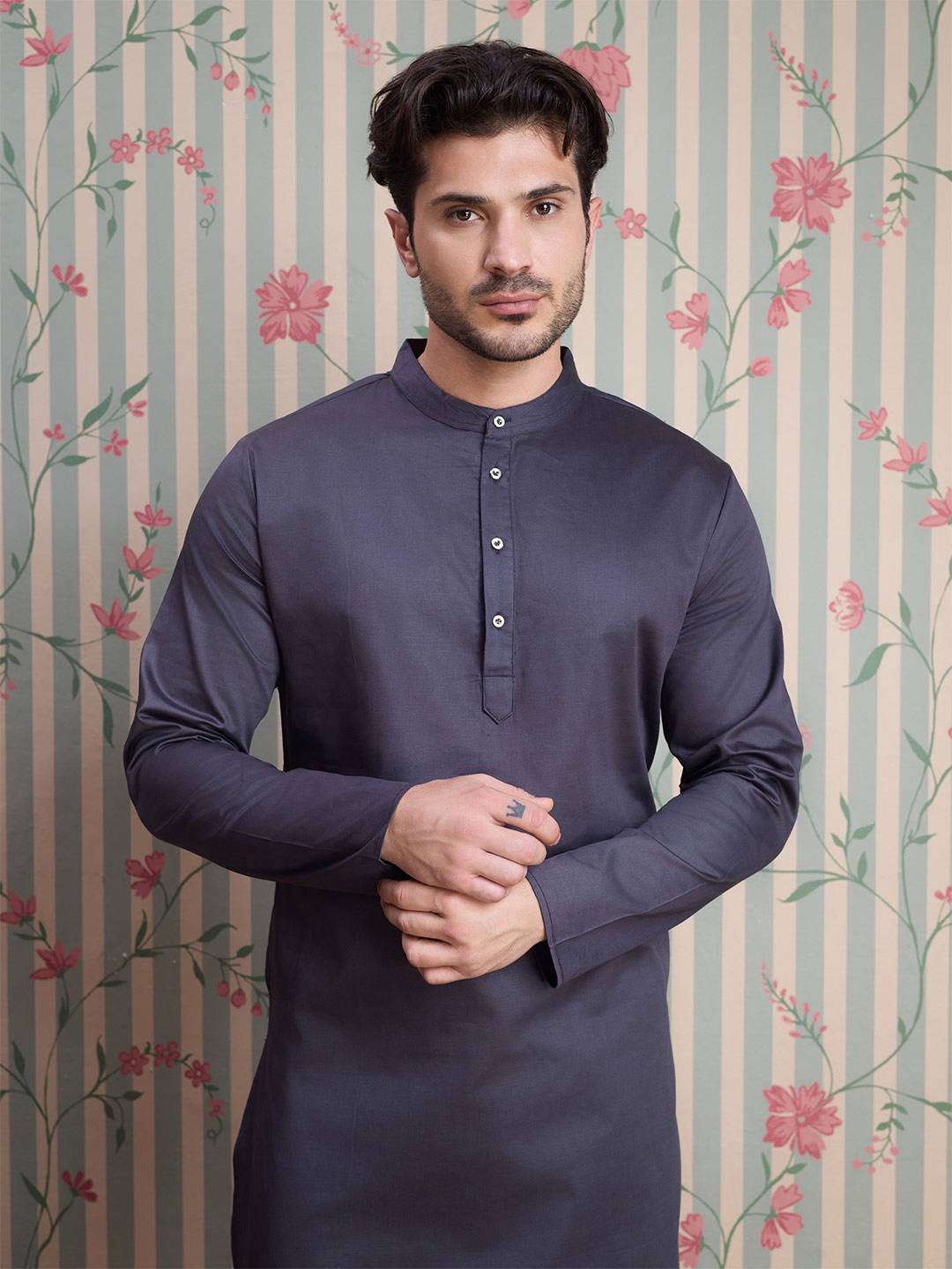 

Ode by House of Pataudi Men Regular Pure Cotton Kurta with Salwar, Grey