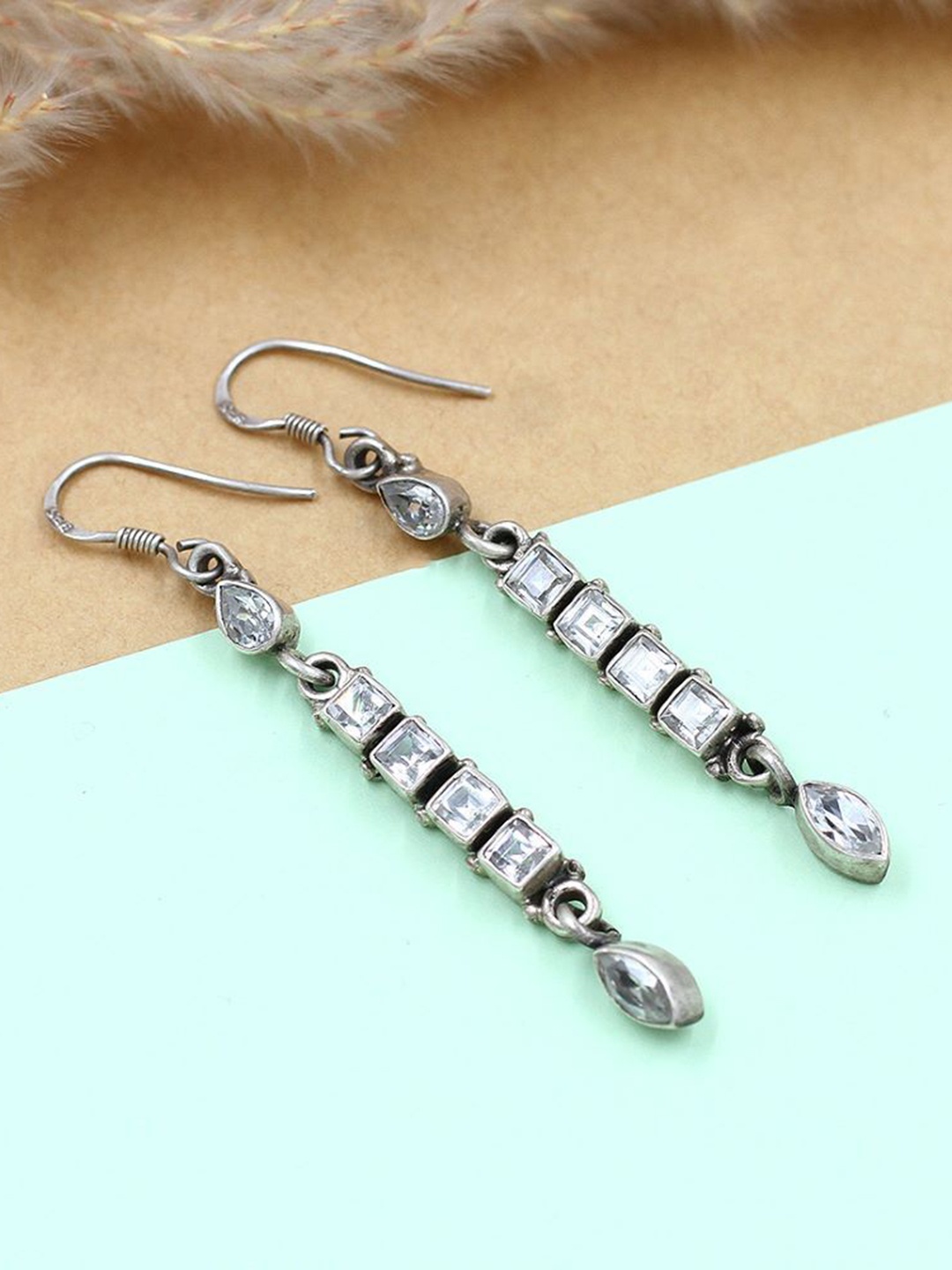 

SANGEETA BOOCHRA Elegant Drops Silver Kundan Stone Studded Drop Earrings