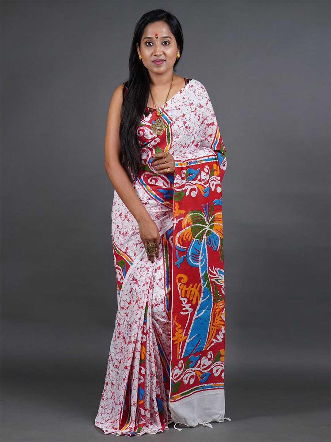 

ODETTE Abstract Printed Saree, White