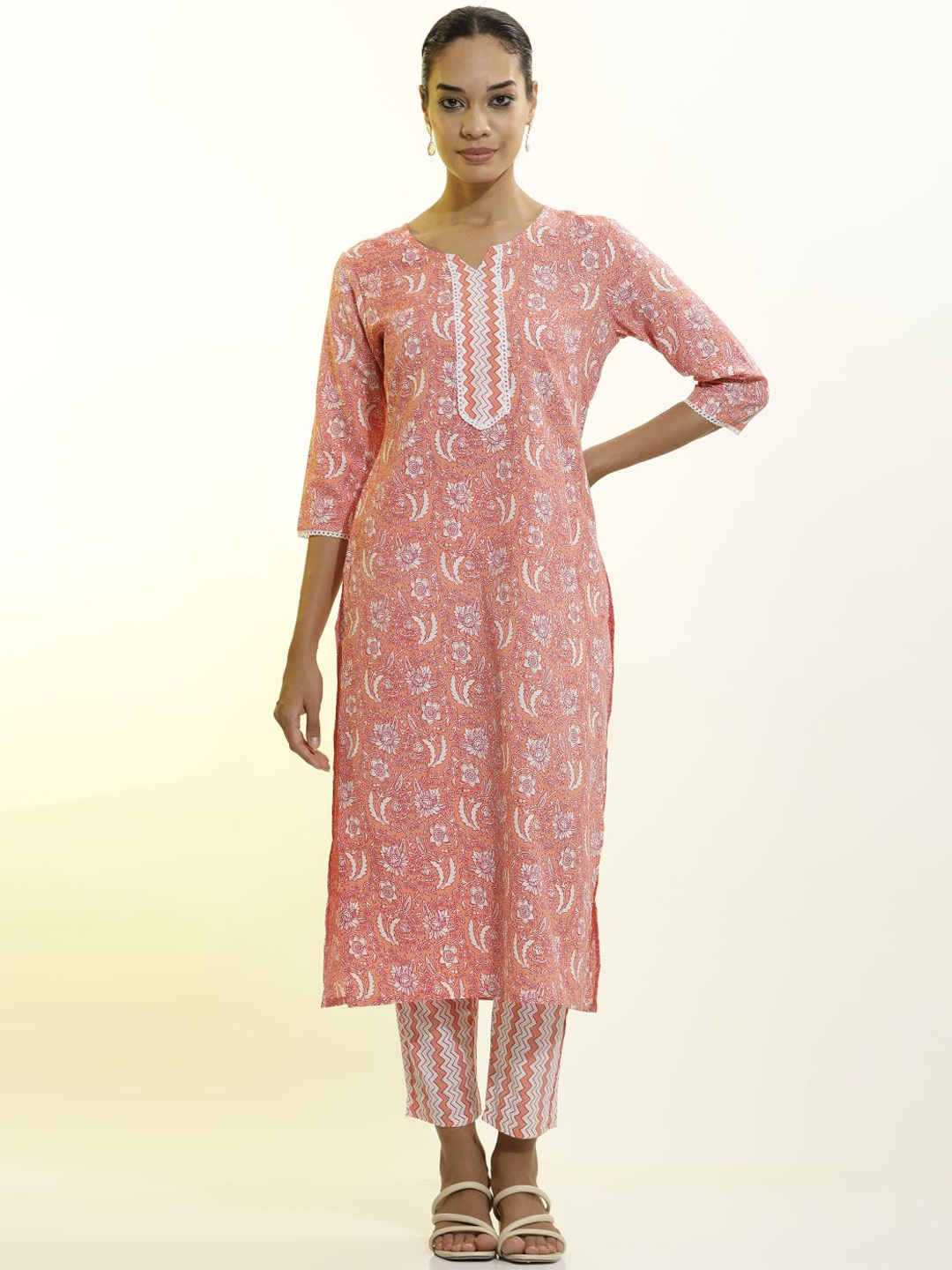 

Jaipur Kurti Floral Printed Cotton Blend Kurta Set, Peach