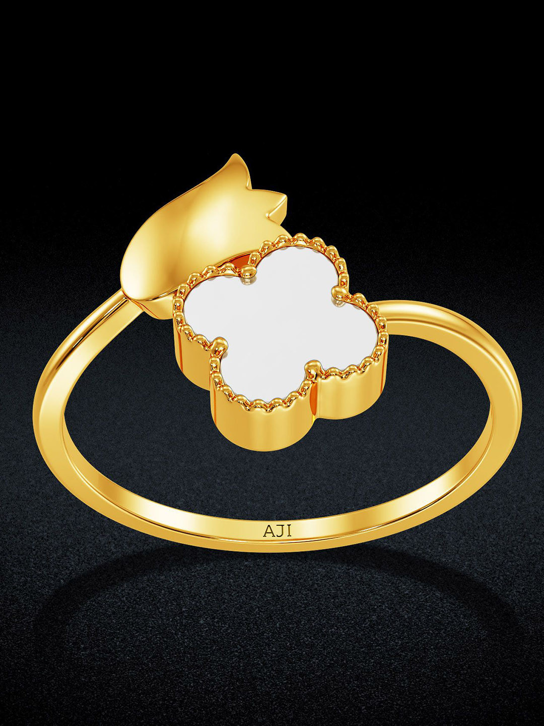 

Joyalukkas Women 22KT Finger Ring Gold