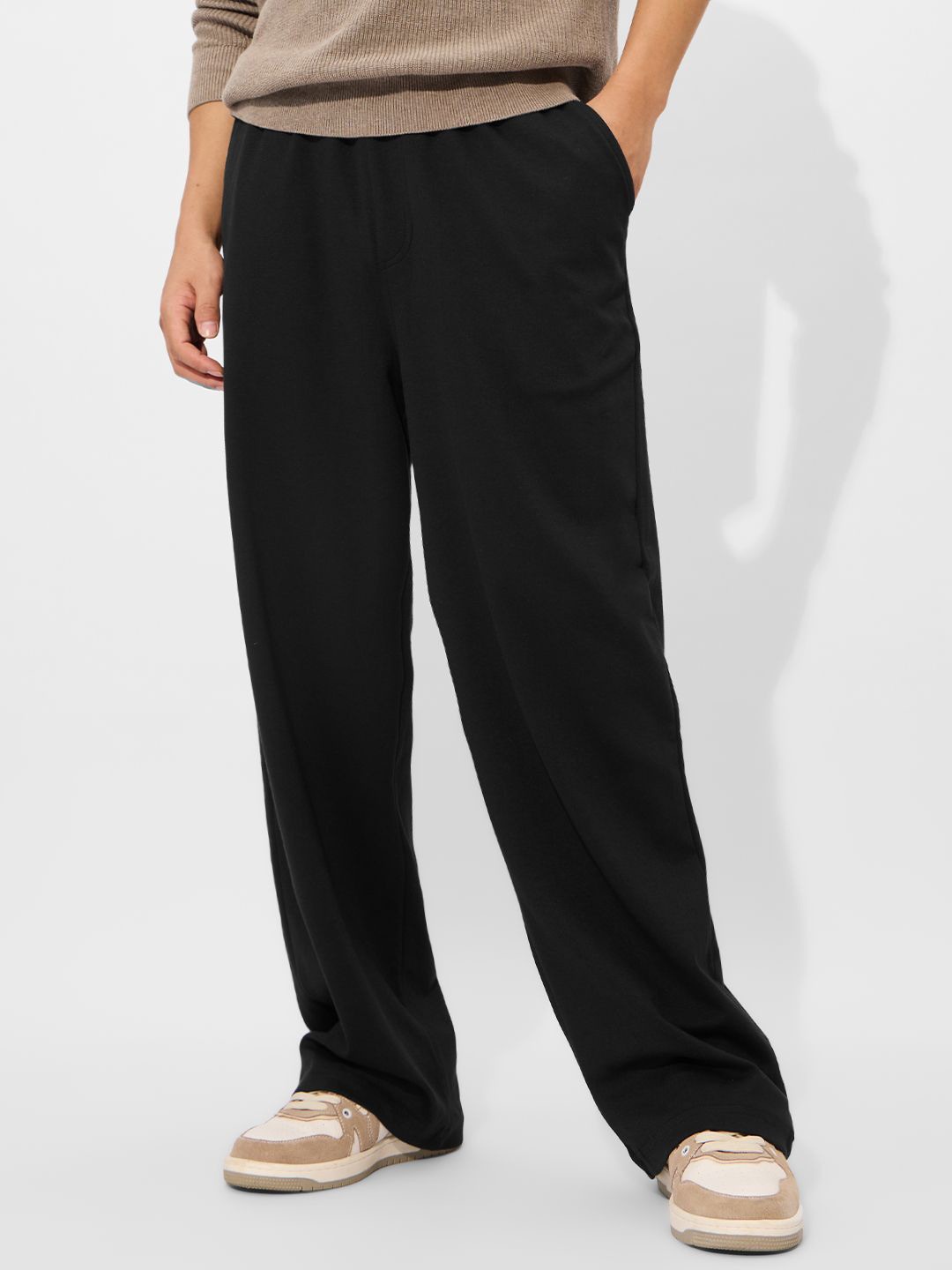 

The Souled Store Men Relaxed Fit Mid Rise Track Pant, Black