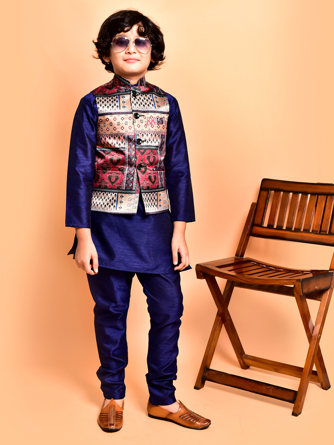 

PRINTCULTR Boys Mandarin Collar Straight Kurta with Churidar & Nehru jacket, Navy blue